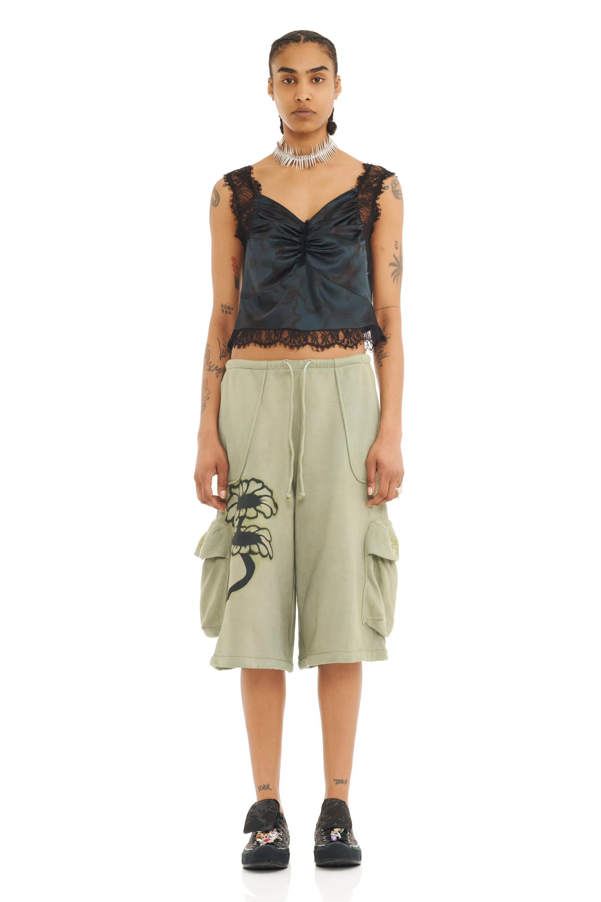 OLIVE TWIN FLOWERS CARGO SWEATSHORTS - 1