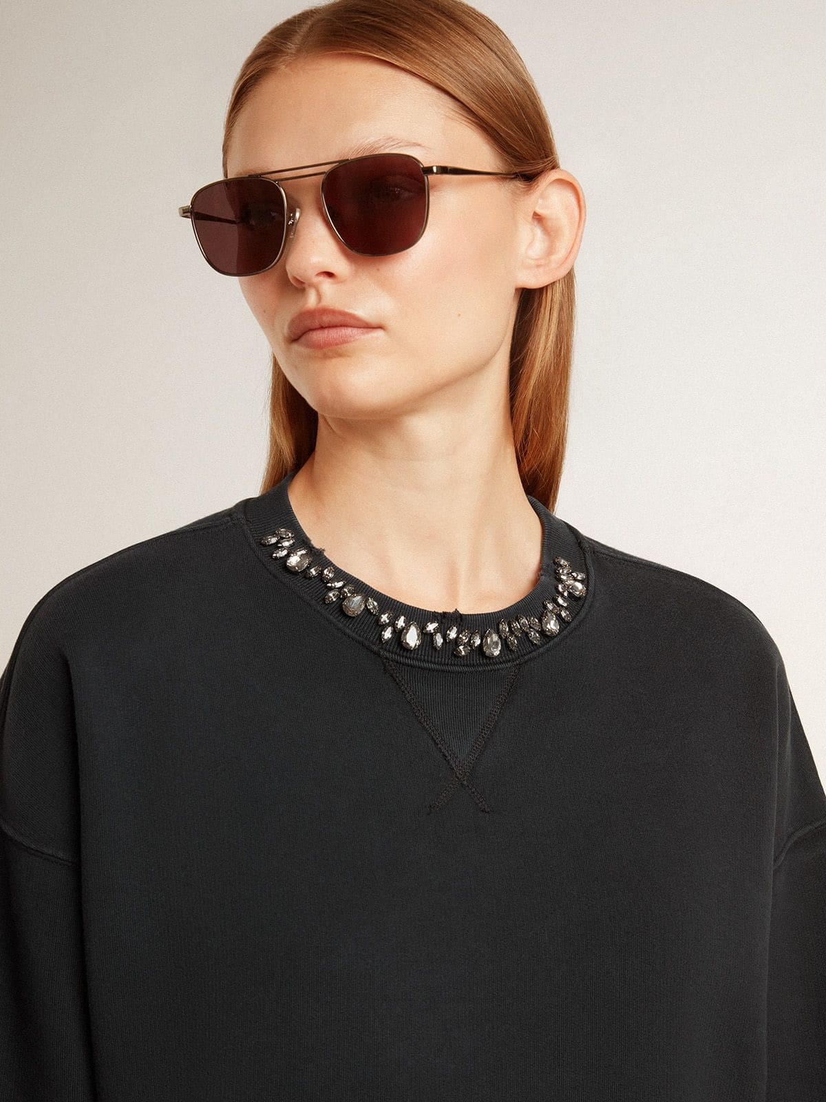 Women's cropped cotton sweatshirt with crystals on the front - 5