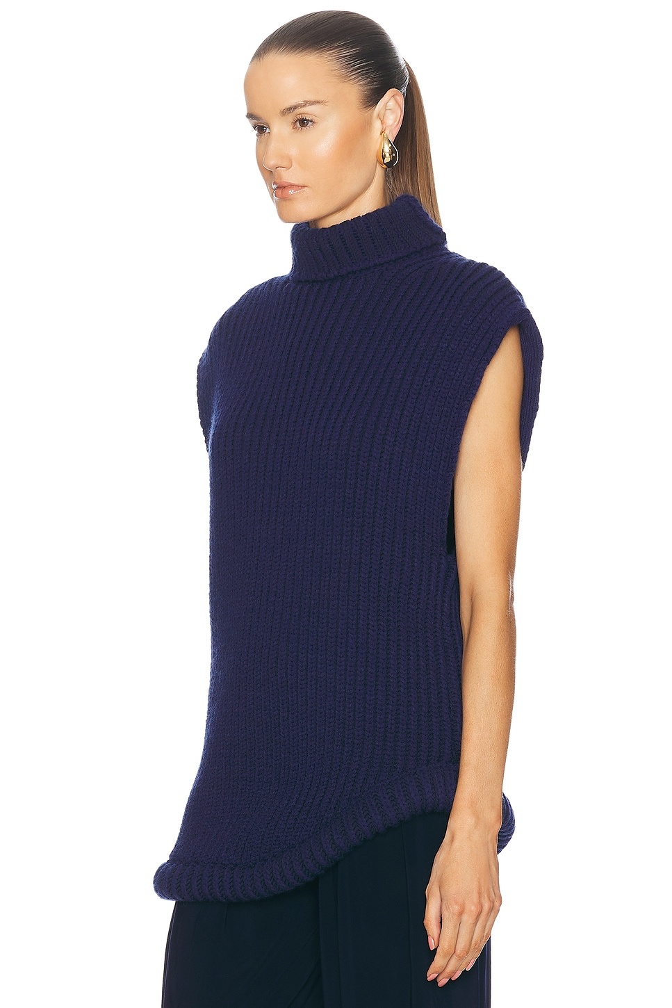 Sleeveless High Neck Sweater - 3