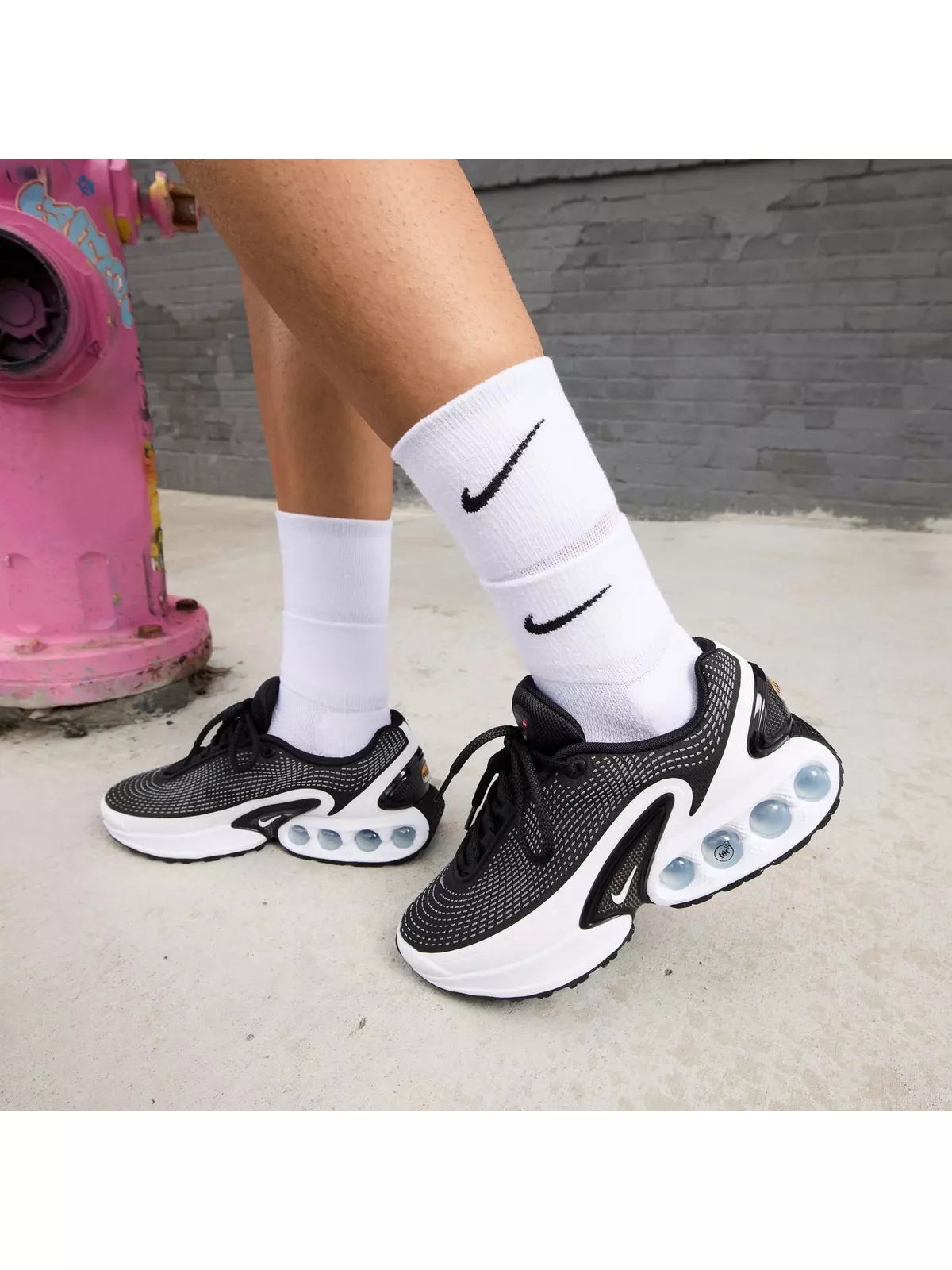 Air Max Dn "Black/White" Women's Shoe - 6