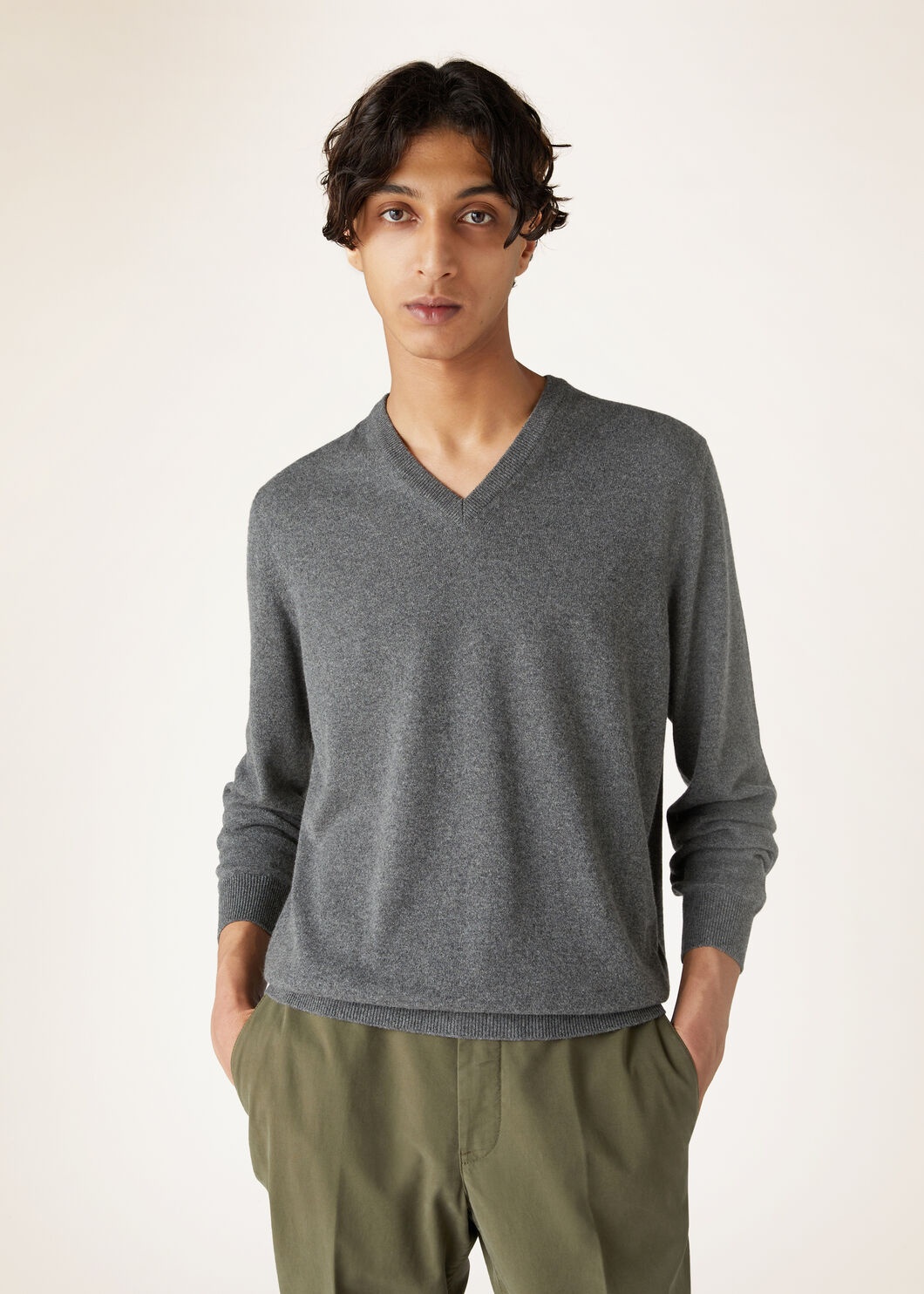 Classic V-Neck - 4