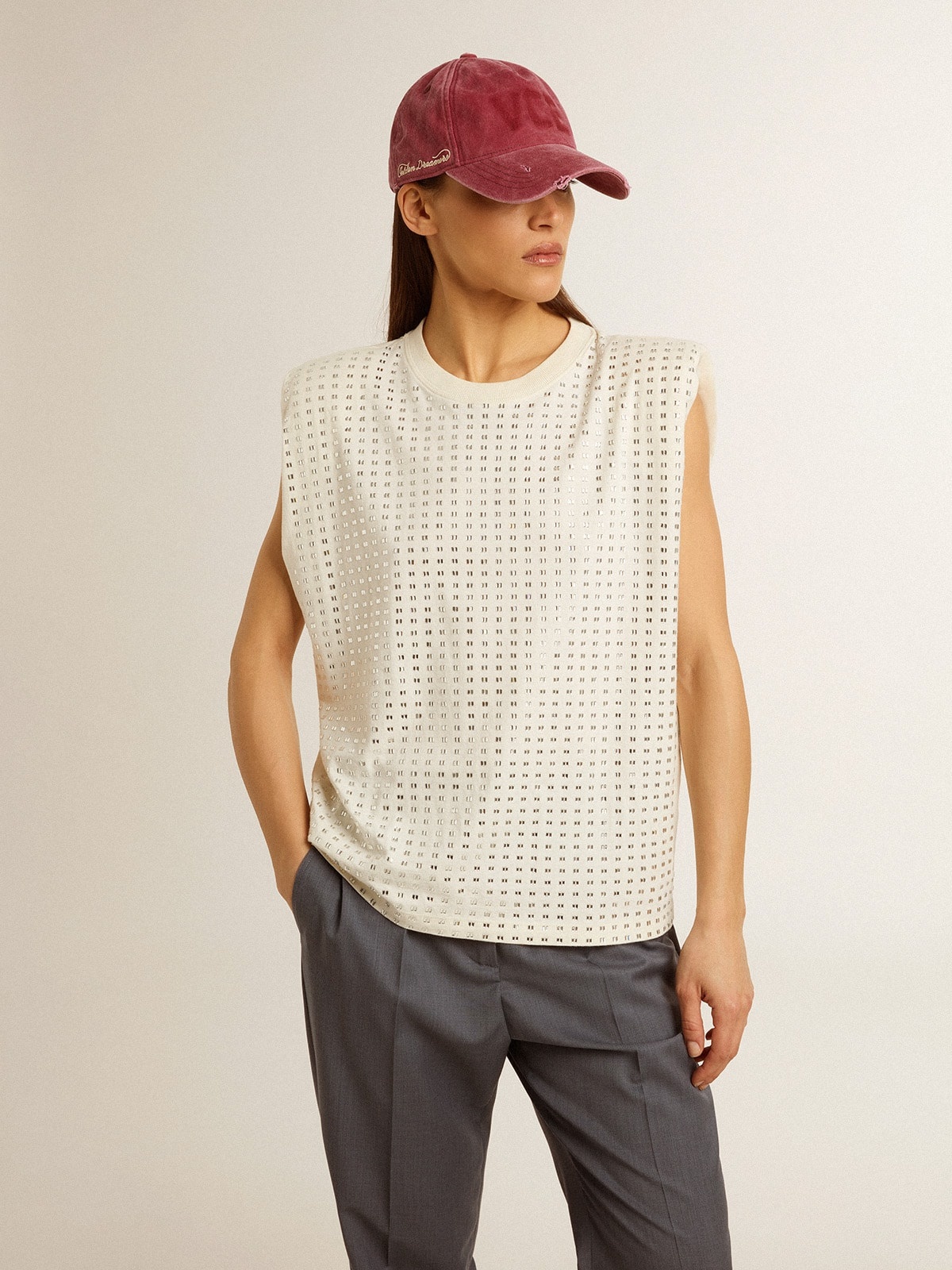 Aged white sleeveless T-shirt embellished with crystals - 2