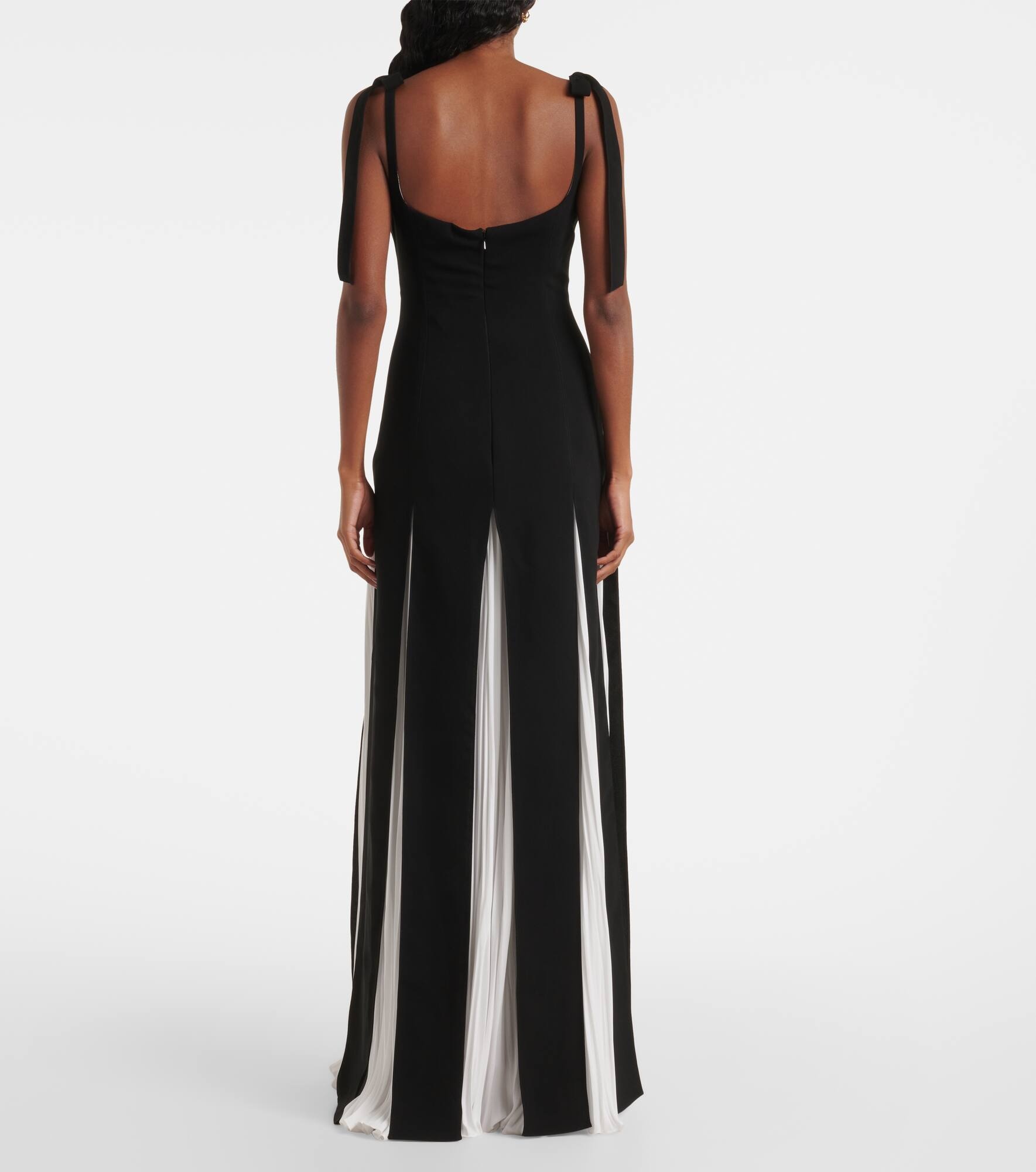 Silk-blend crêpe gown - 3
