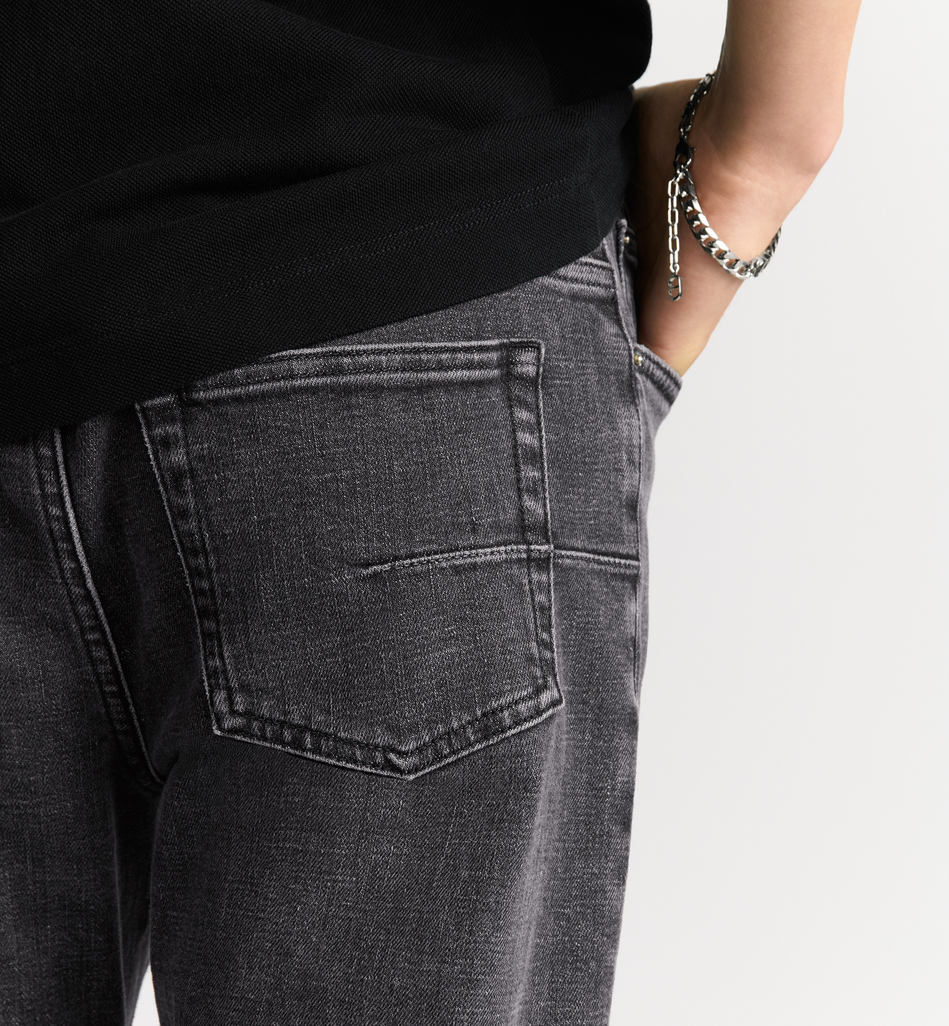 Long Slim-Fit Jeans - 3
