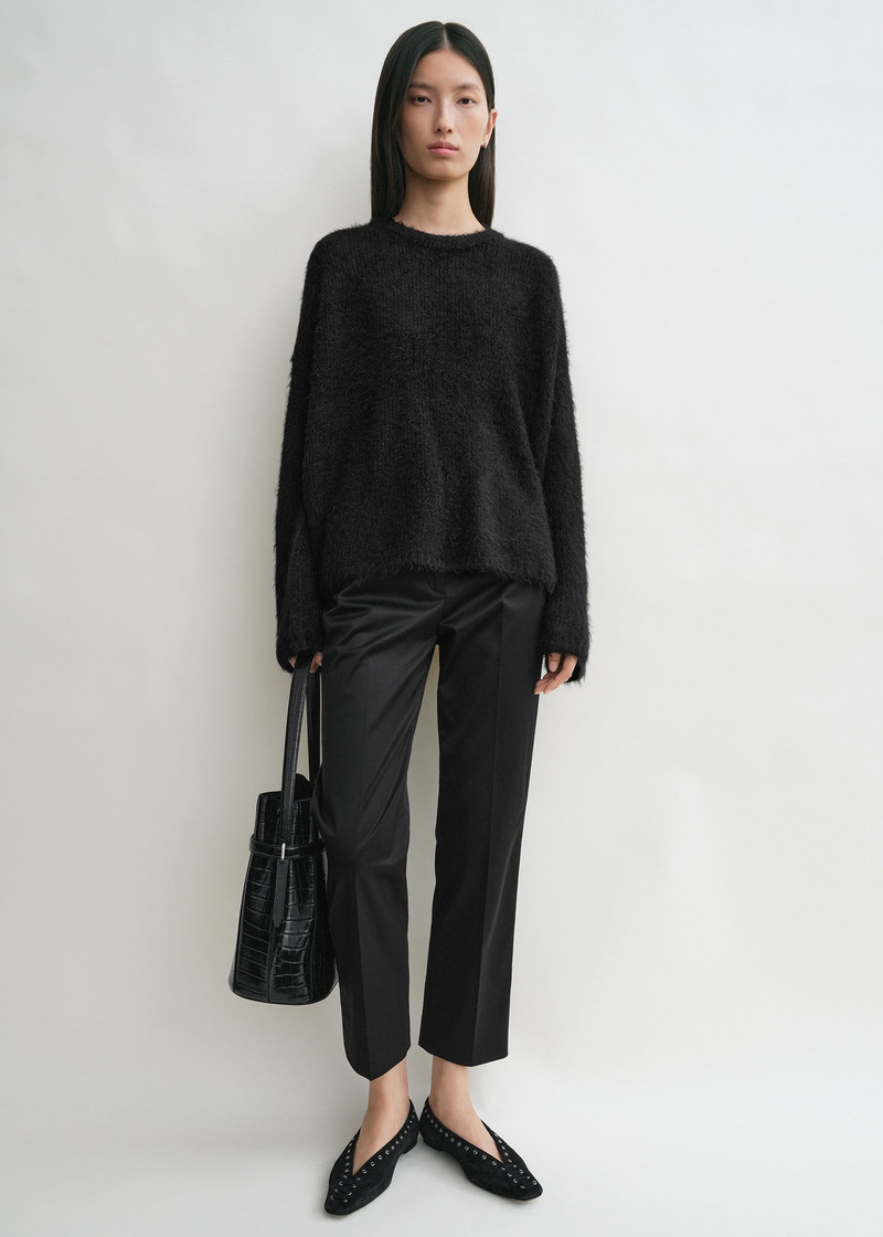 Totême Boxy silk knit black outlook
