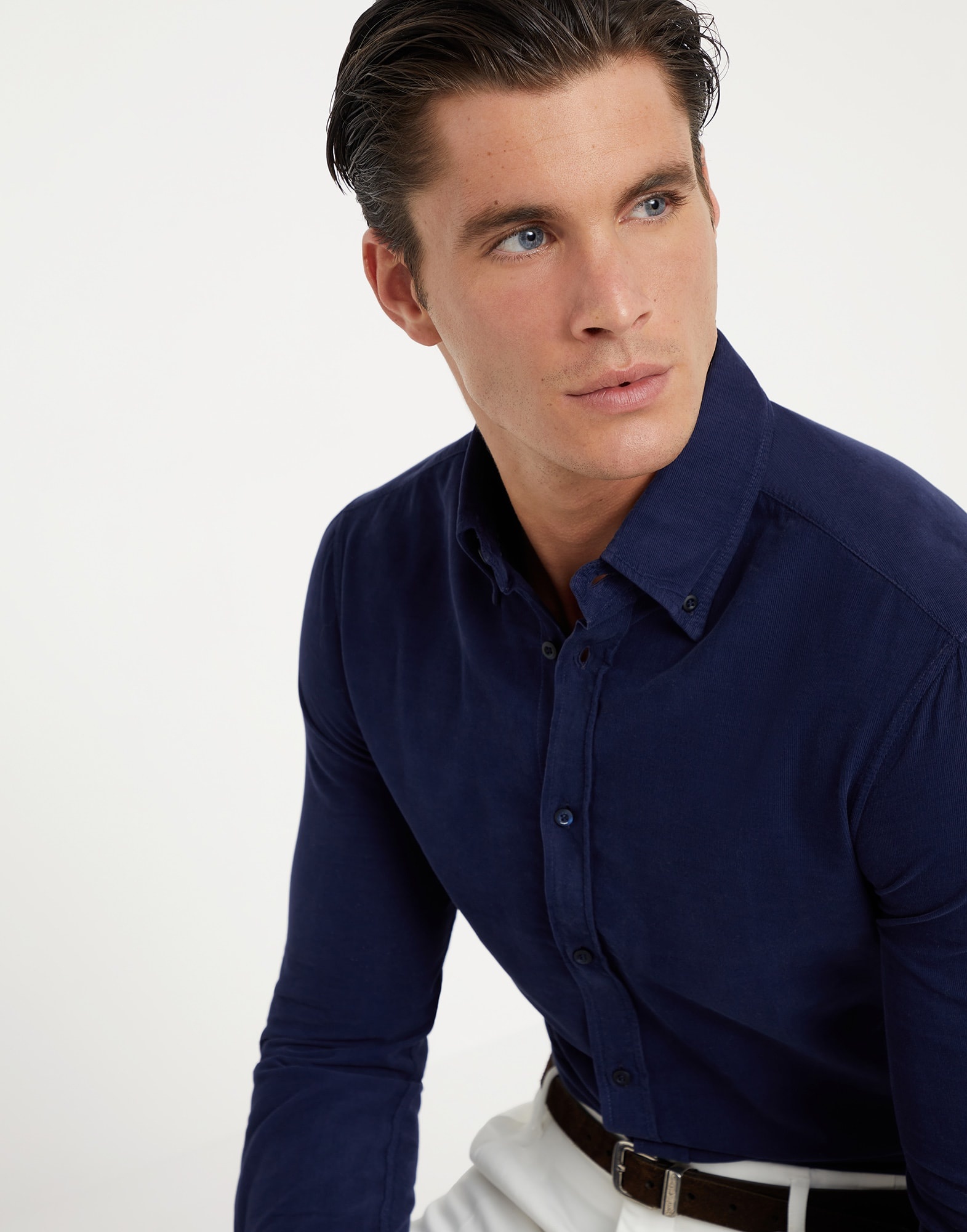 Garment-dyed slim fit shirt in narrow wale corduroy with button-down collar - 3