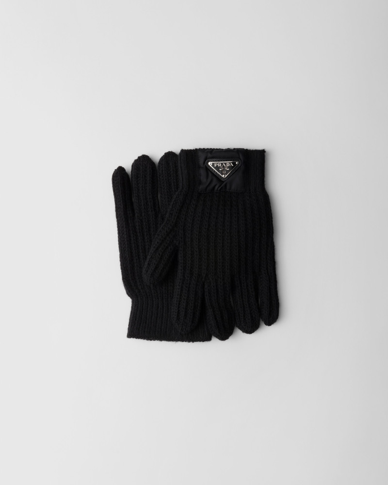 Wool and cashmere gloves 1