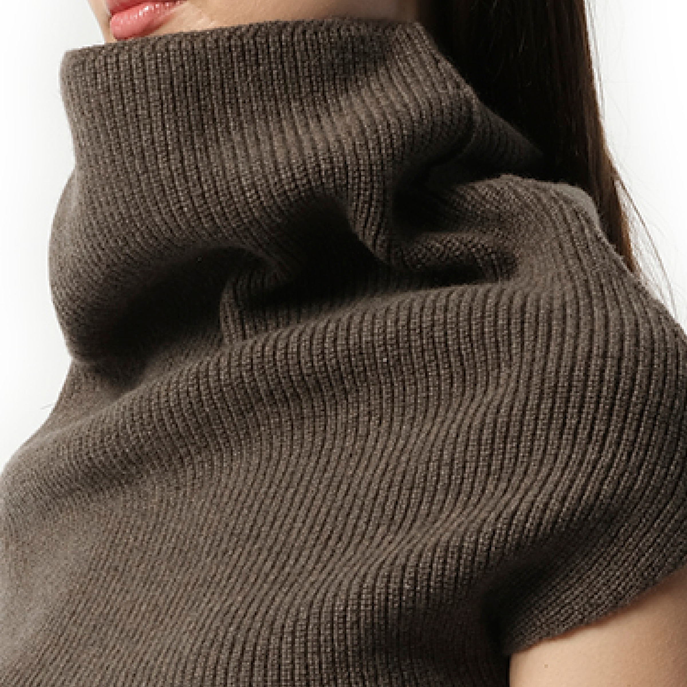 Sleeveless Crater Knit Sweater in Dust - 3