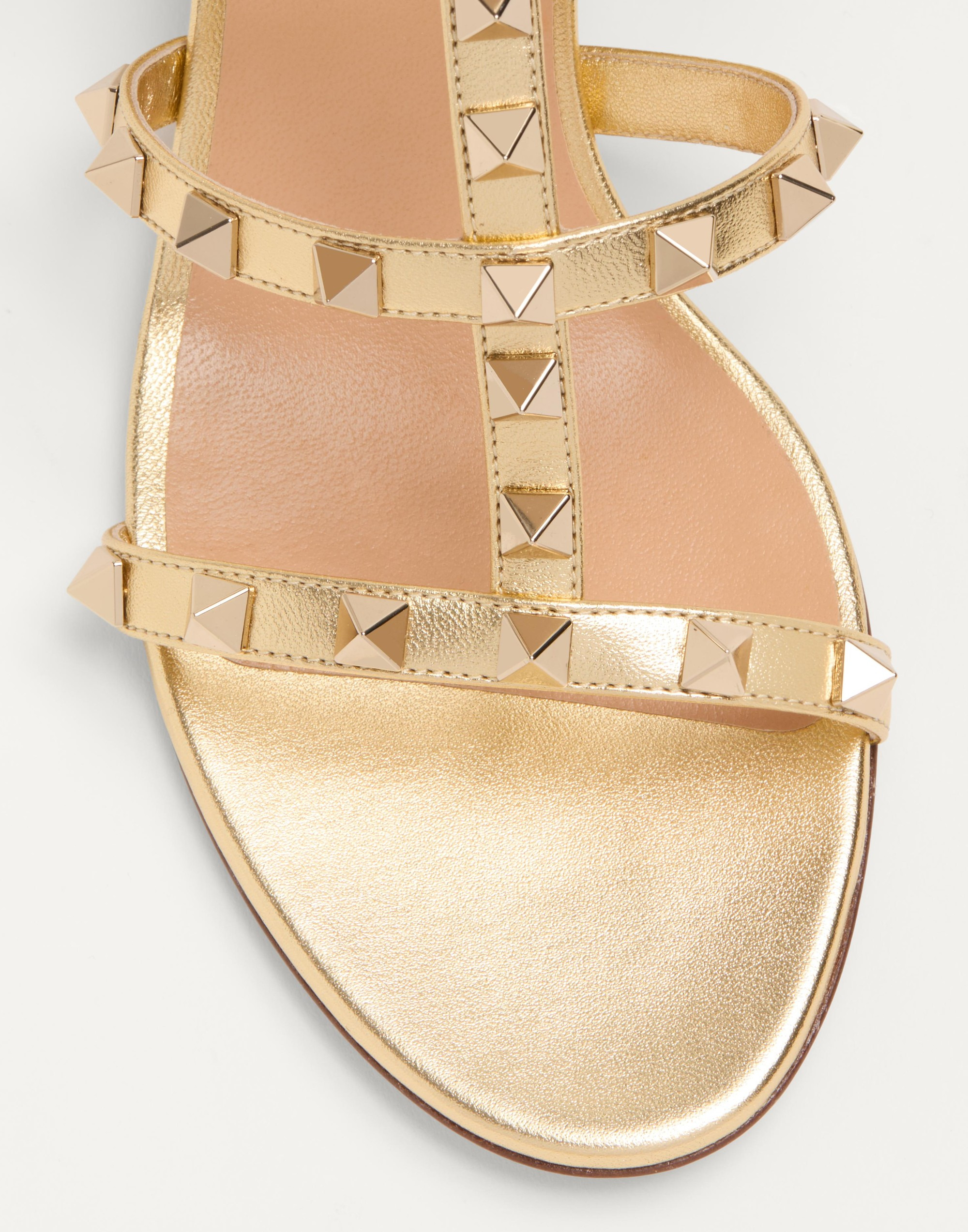 ROCKSTUD SLIDE SANDAL IN LAMINATED NAPPA 60MM - 7