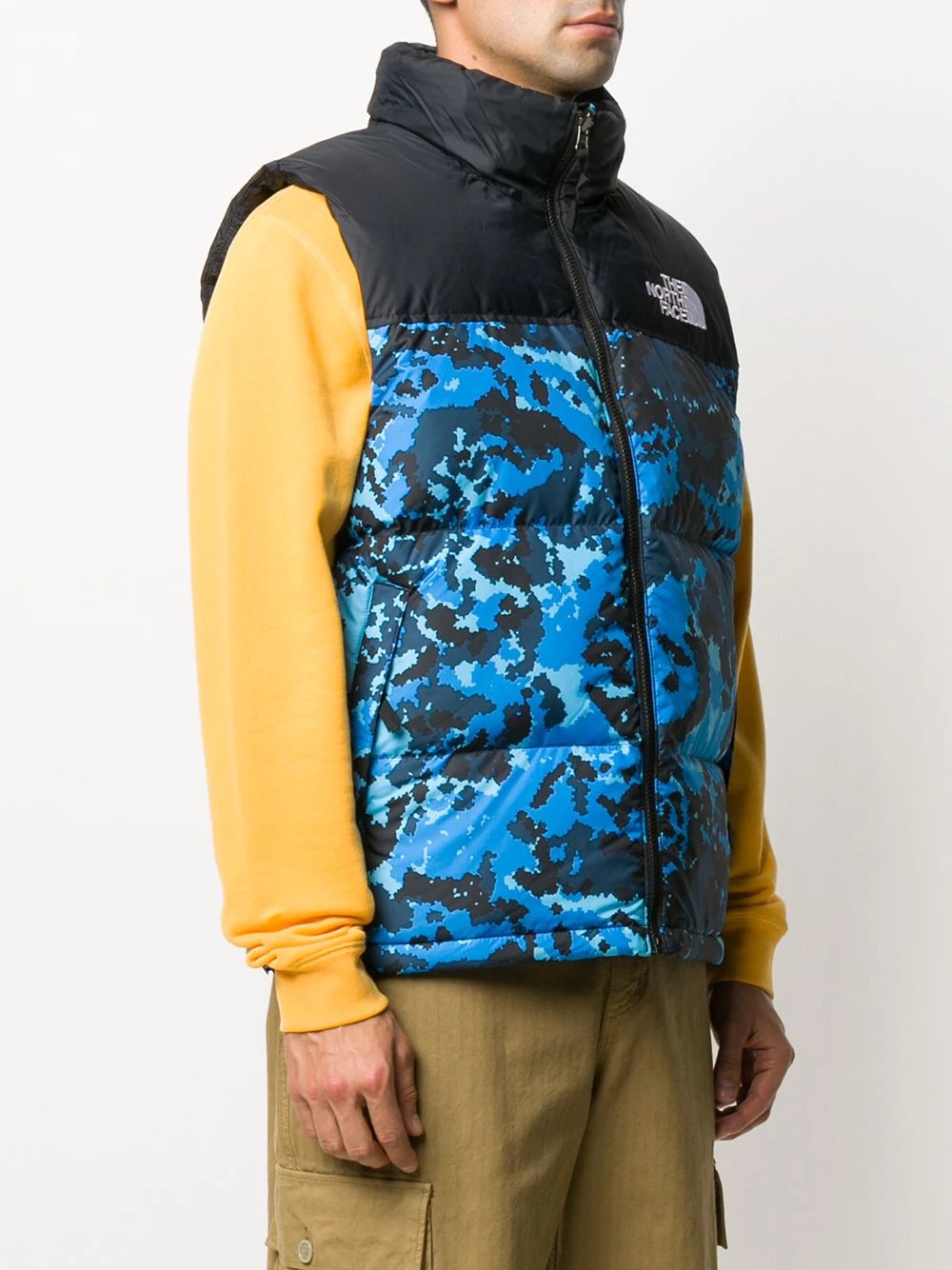 camouflage-print puffer gilet - 3