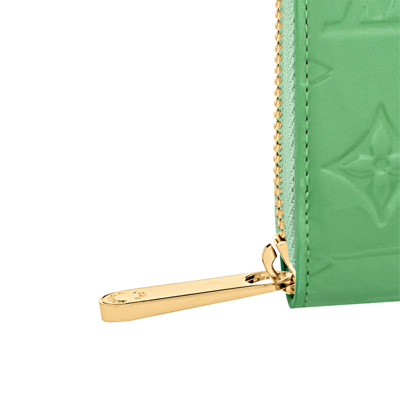 Louis Vuitton Zippy Wallet outlook