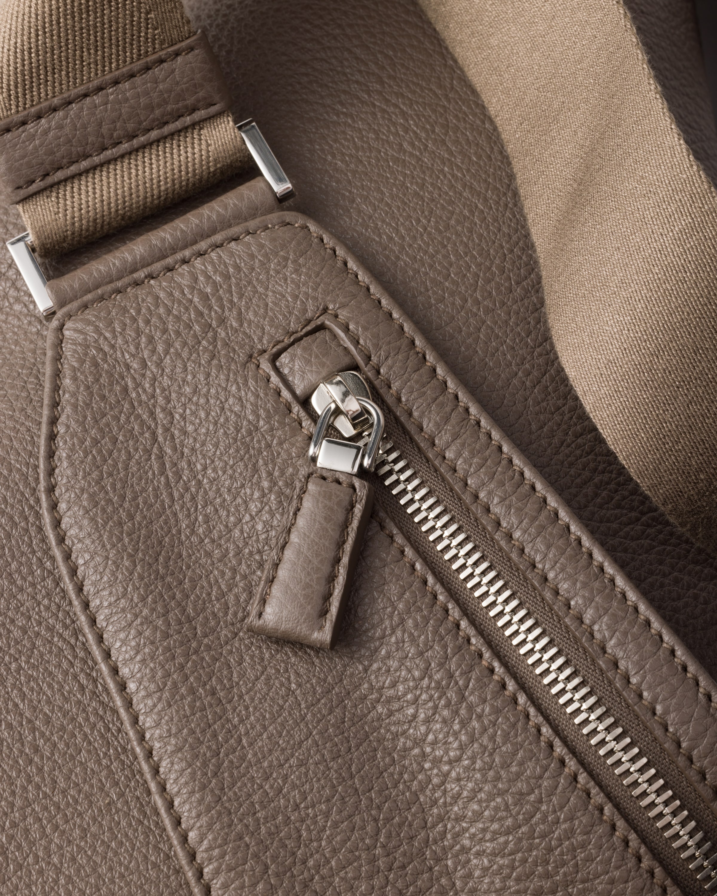 Prada Cross leather bag - 6