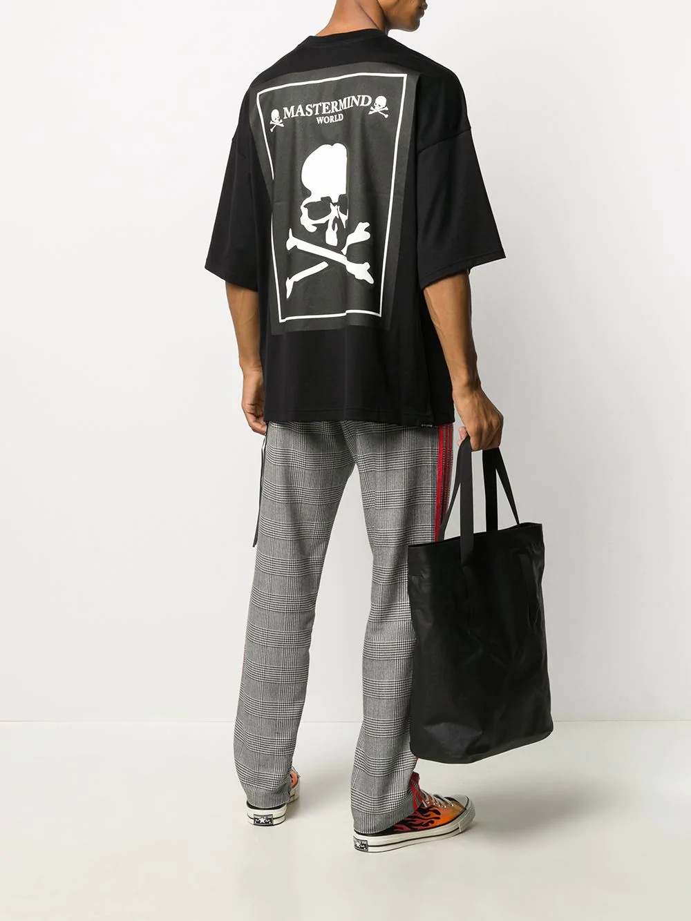 graphic skull and cross bones t-shirt - 2