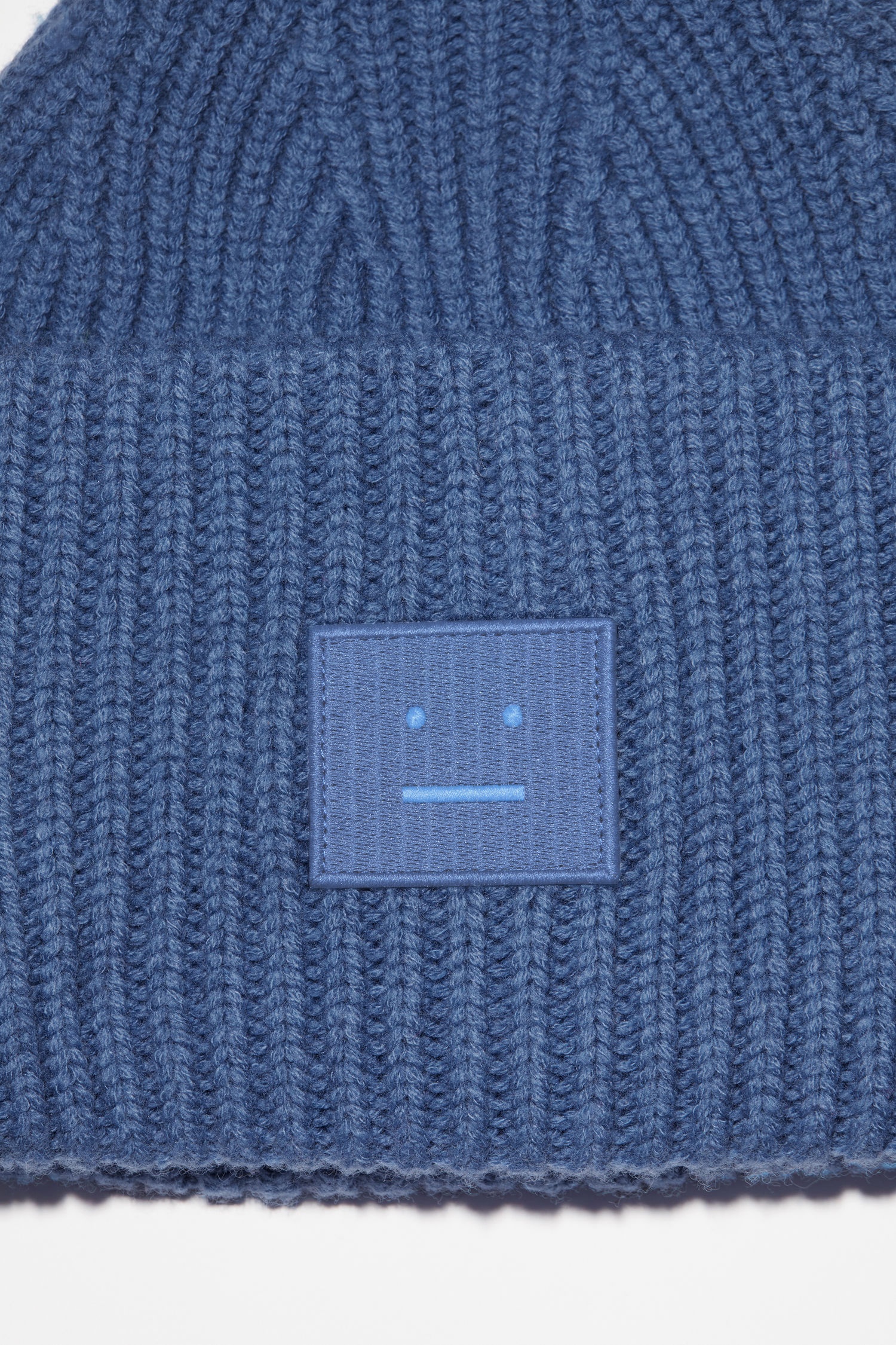 Face logo beanie - Dusty blue - 4