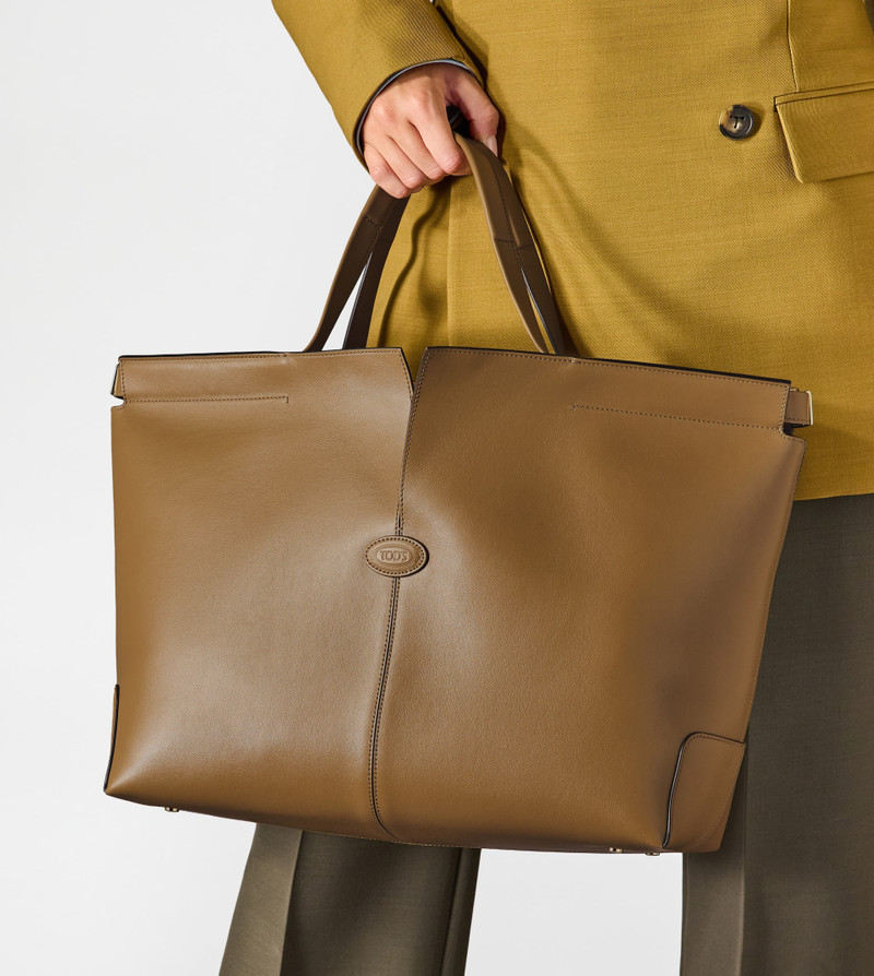 Tod's TOD'S DI BAG FOLIO IN LEATHER MEDIUM - BROWN outlook