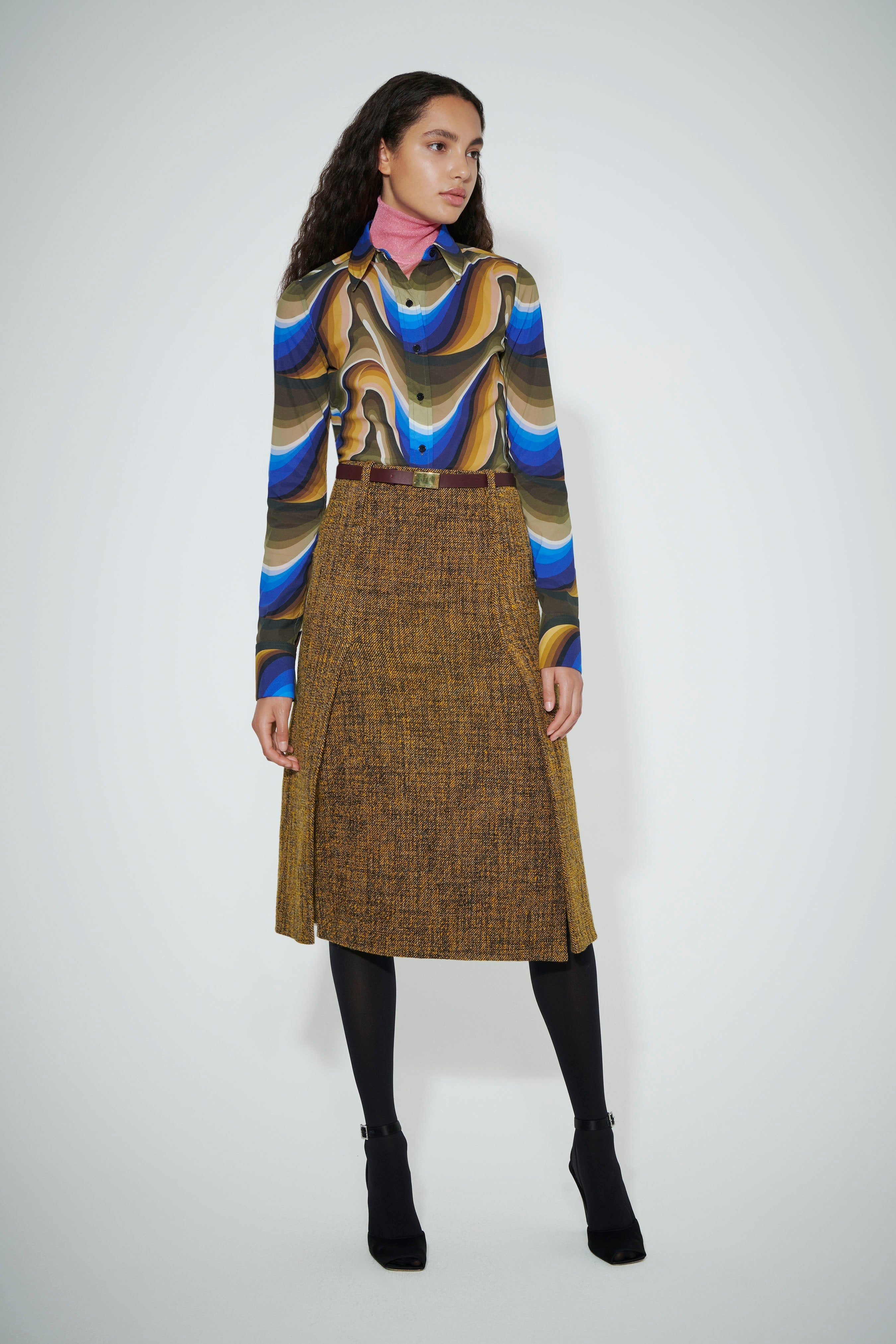 Ultra Fitted Shirt in Blue Psychedelic Wave Print - 3