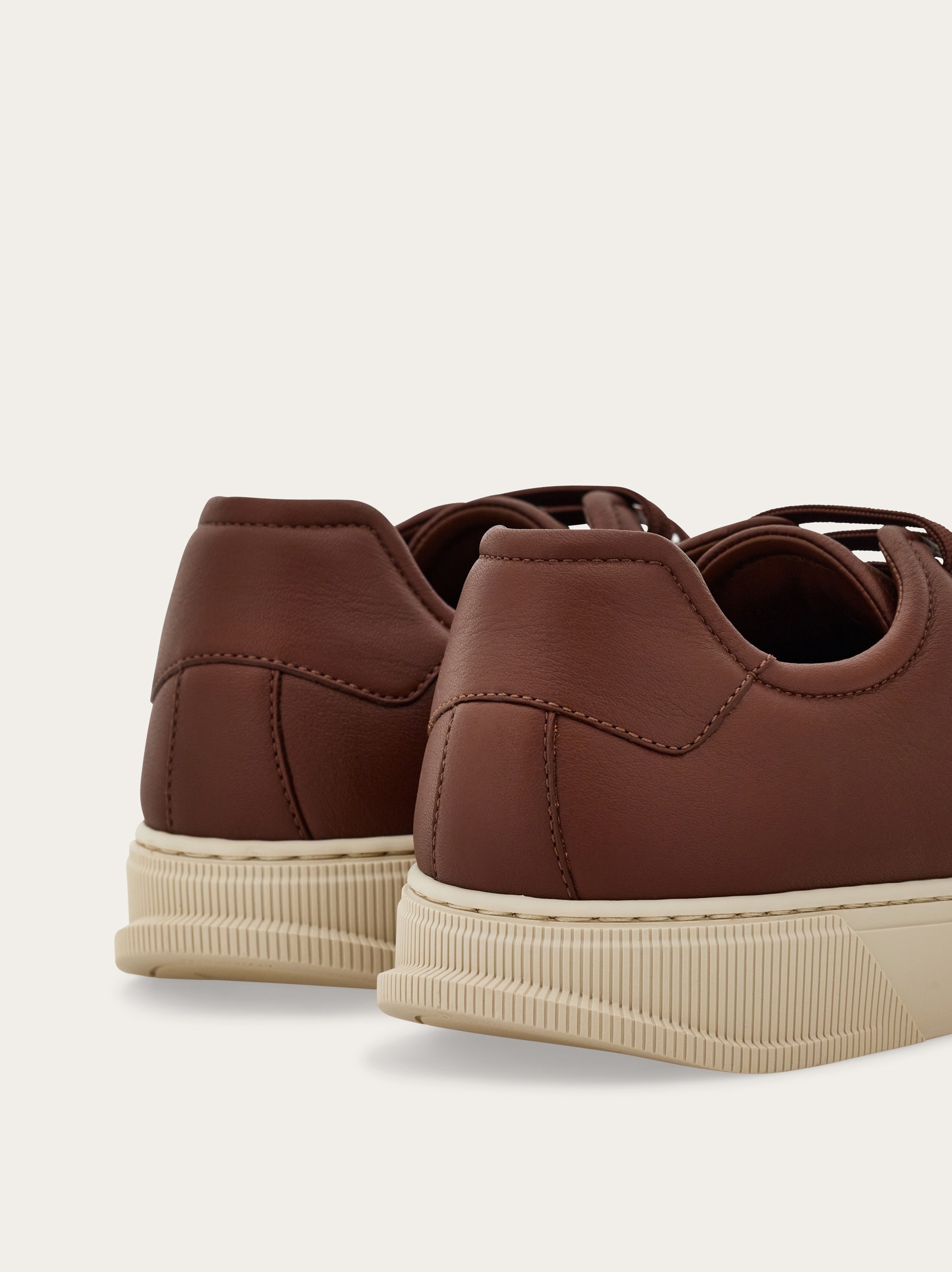 Low top sneaker - 3