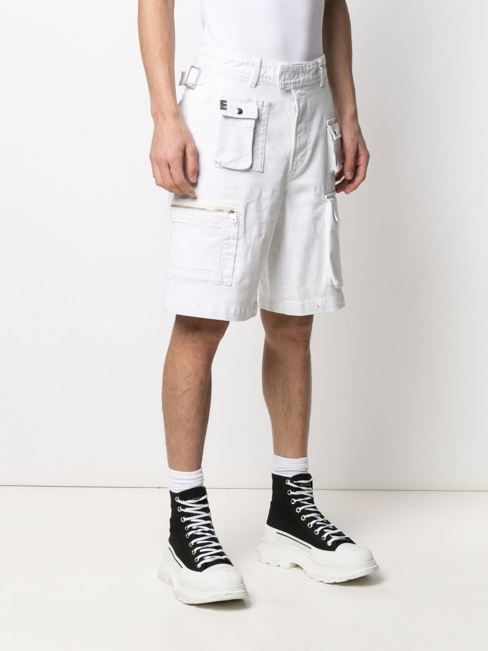 multiple-pocket cargo shorts - 3