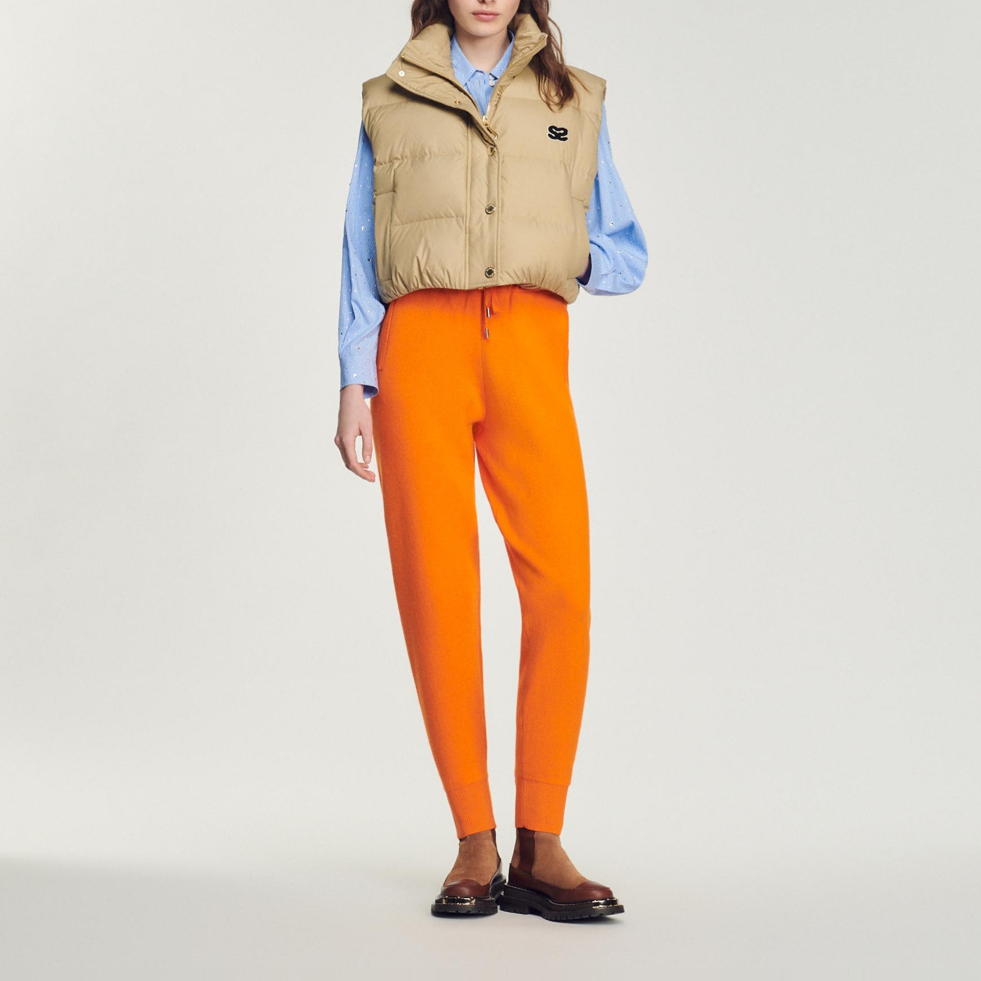 Short sleeveless padded jacket - 5