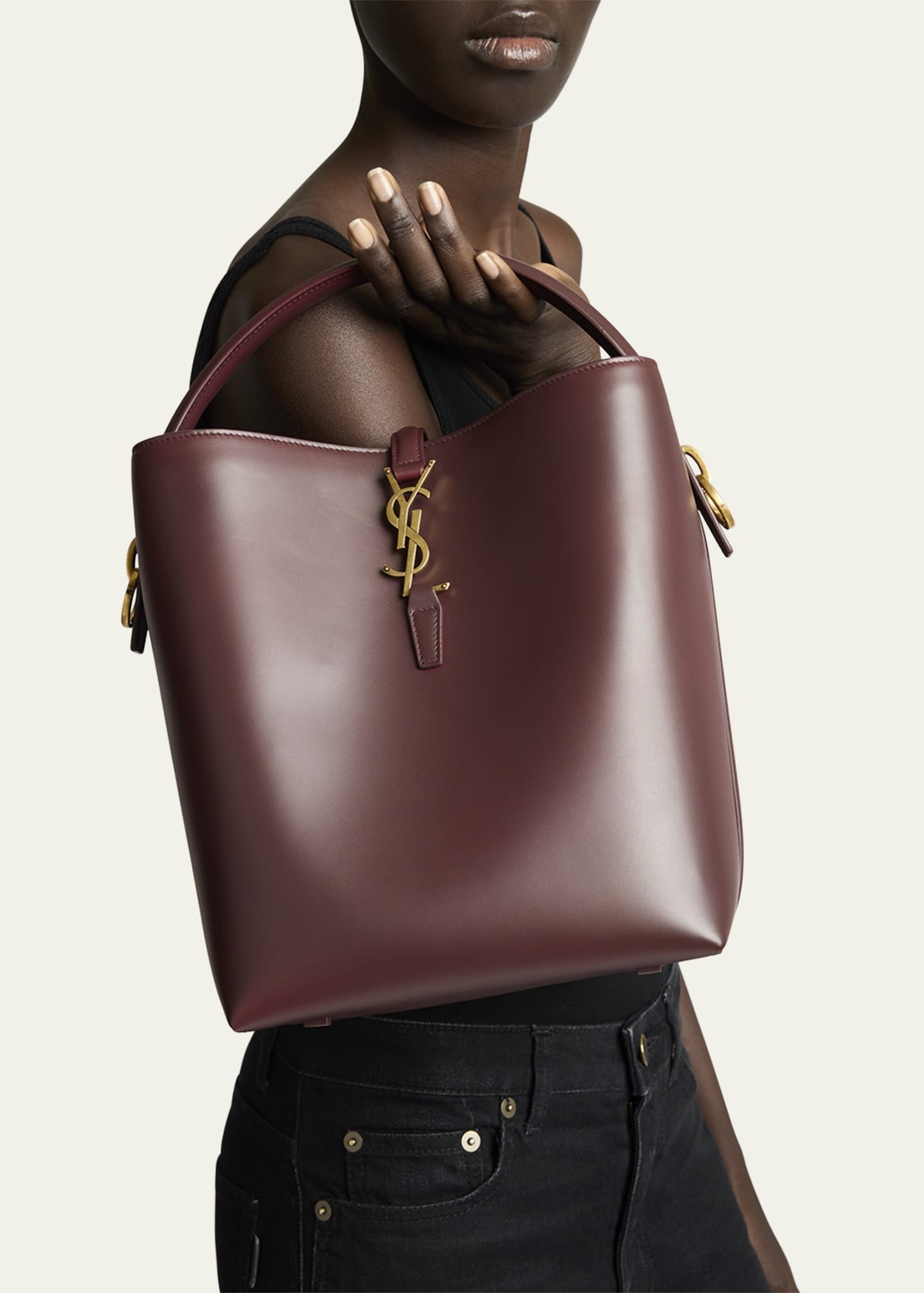 Le 37 YSL Bucket Bag in Smooth Leather - 2