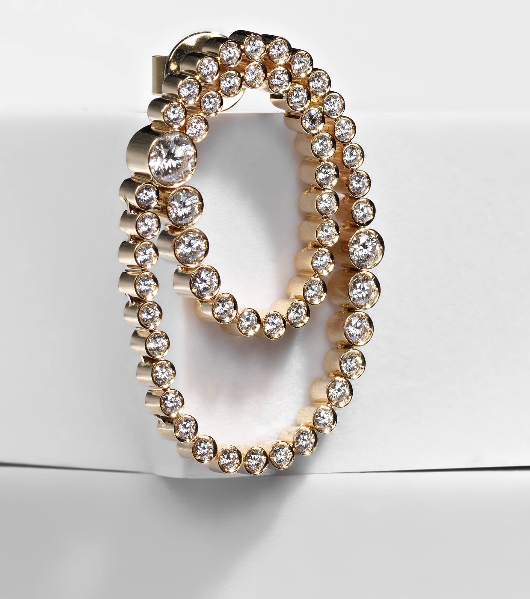 Embrassée de Diamant 18kt gold single earring with diamonds - 5
