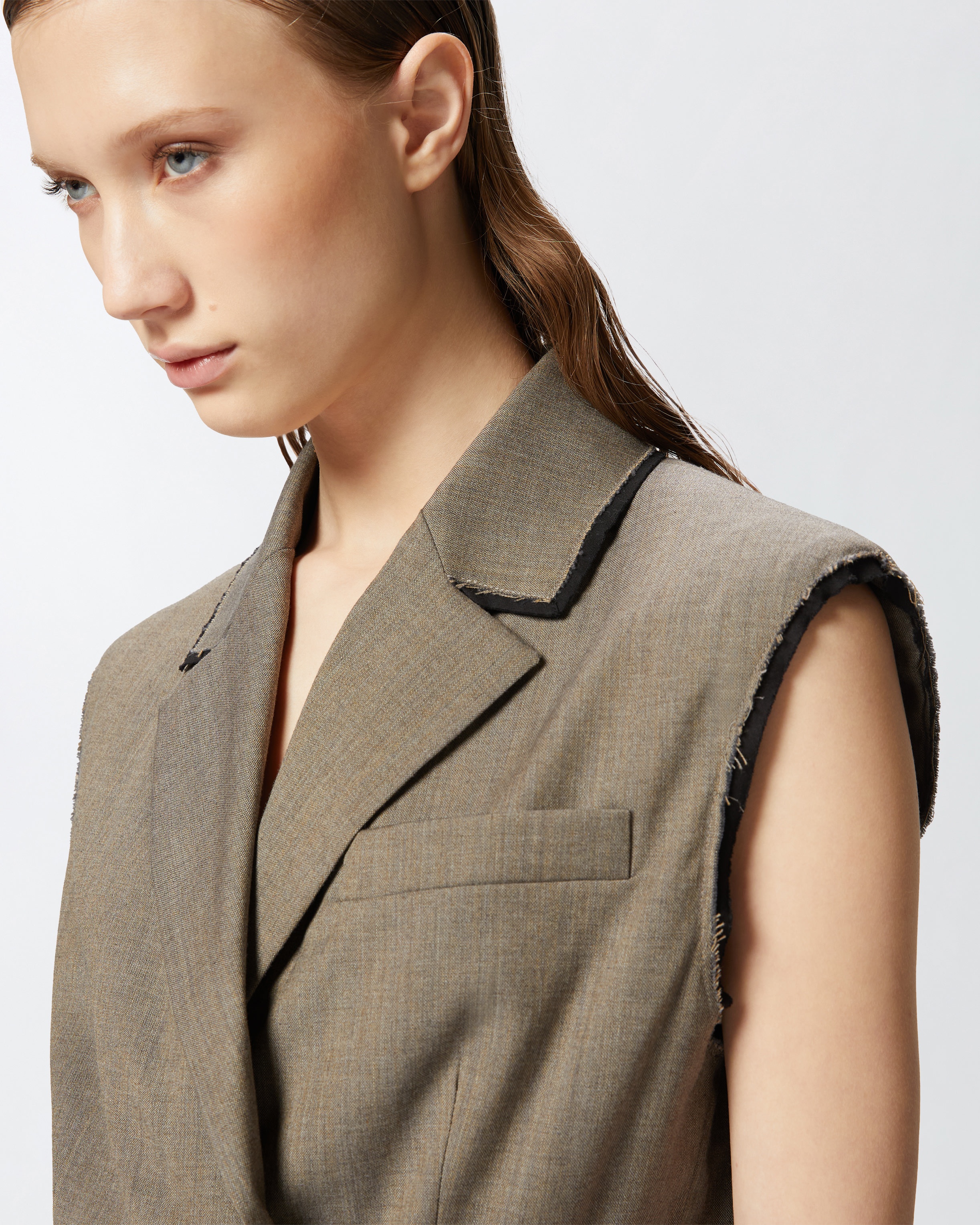 SHORT VEST WITH LAPELS AND ELASTIC - 5