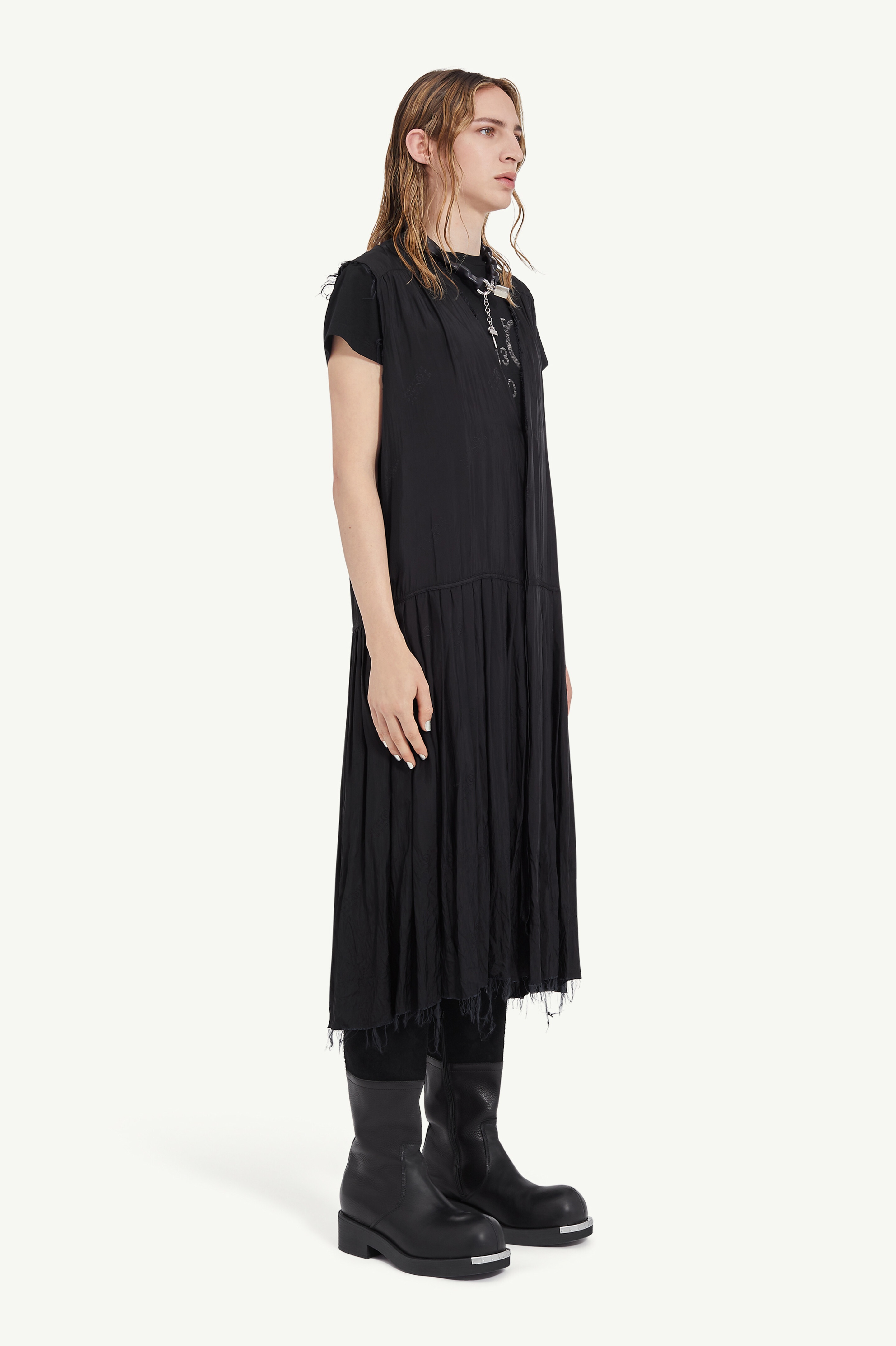 Short-sleeve pleated dress - 3