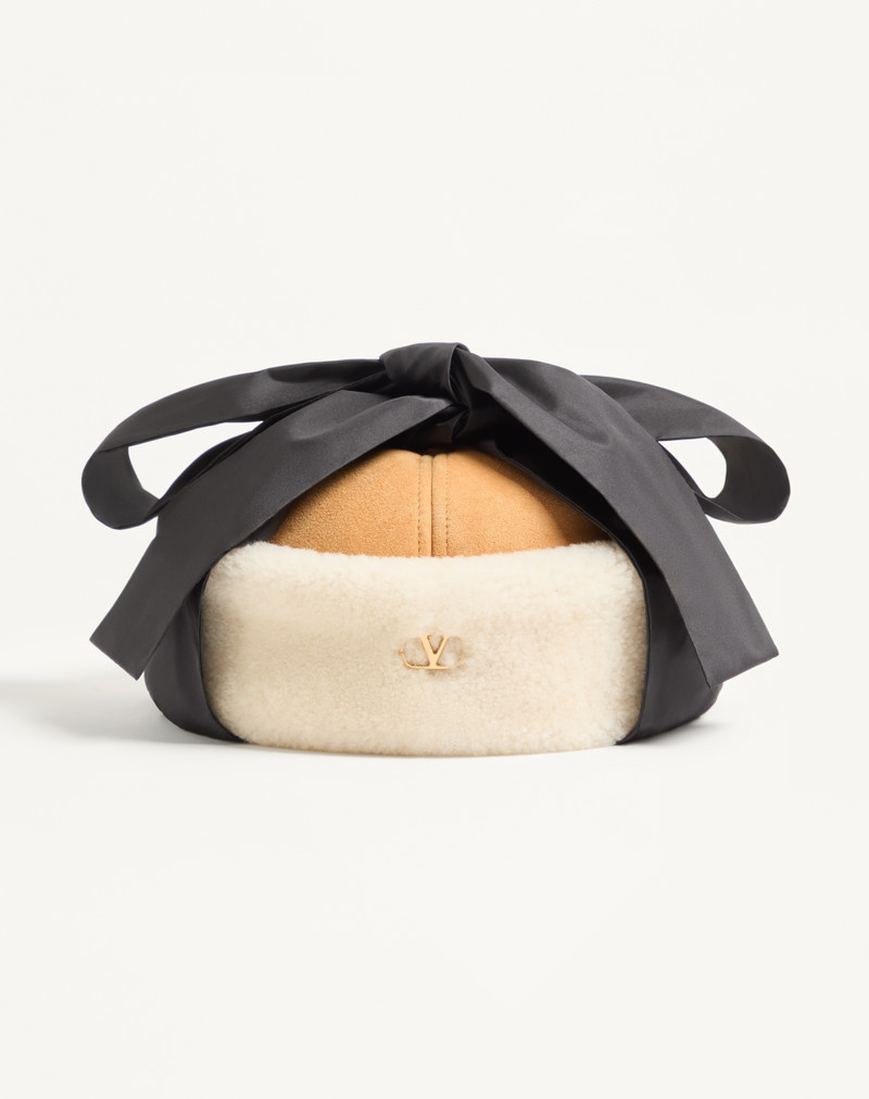 VLOGO SIGNATURE SHEARLING CAP 1