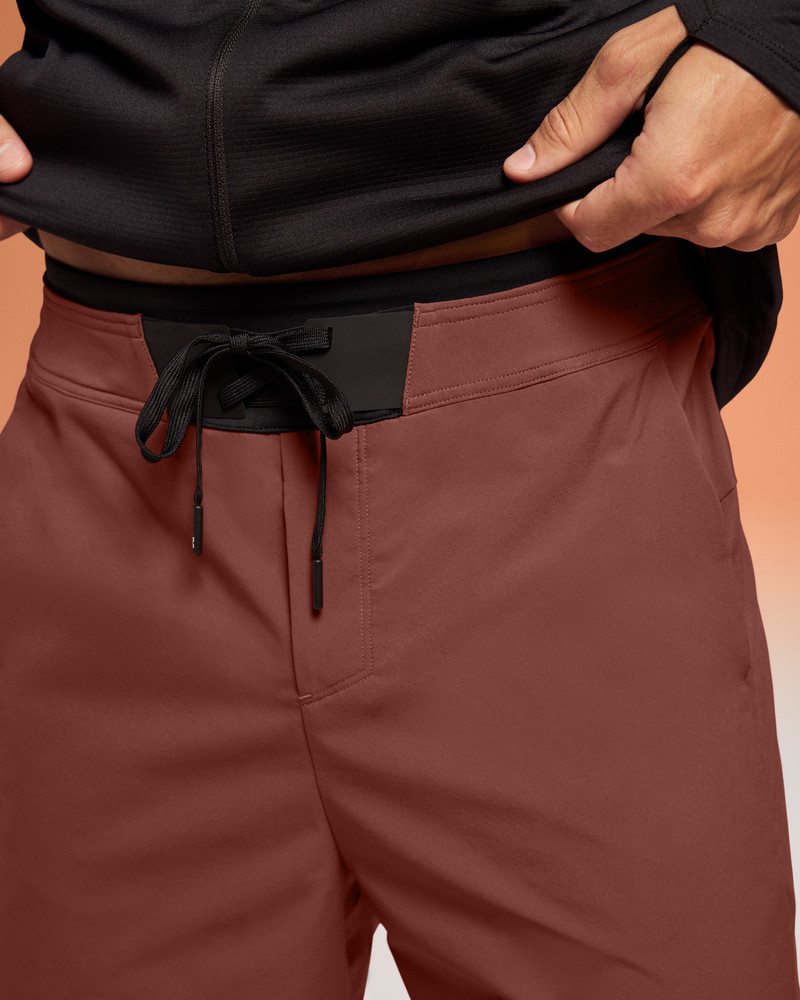 Performance Hybrid Short 5