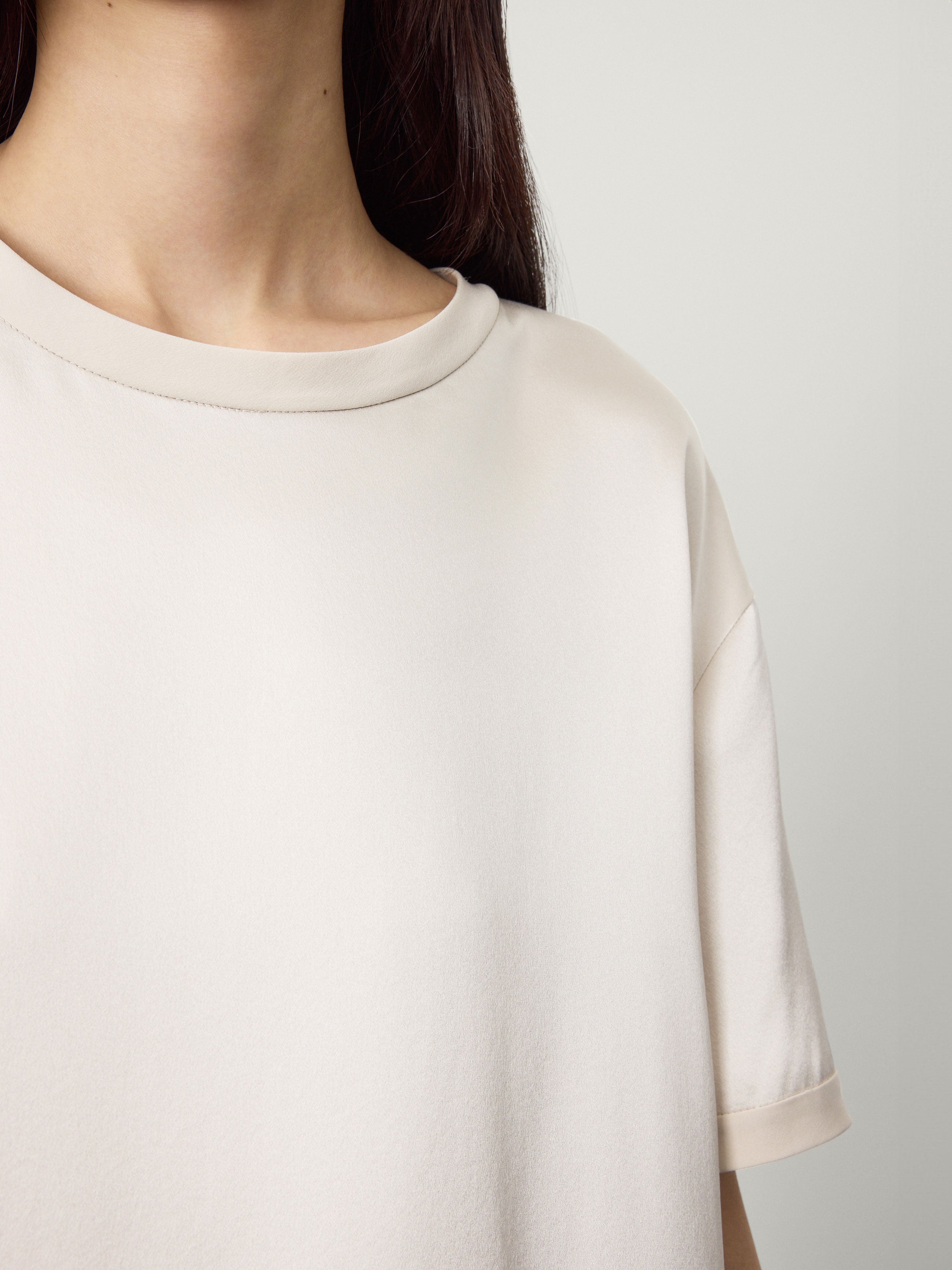 The Round Neck T-Shirt - 4