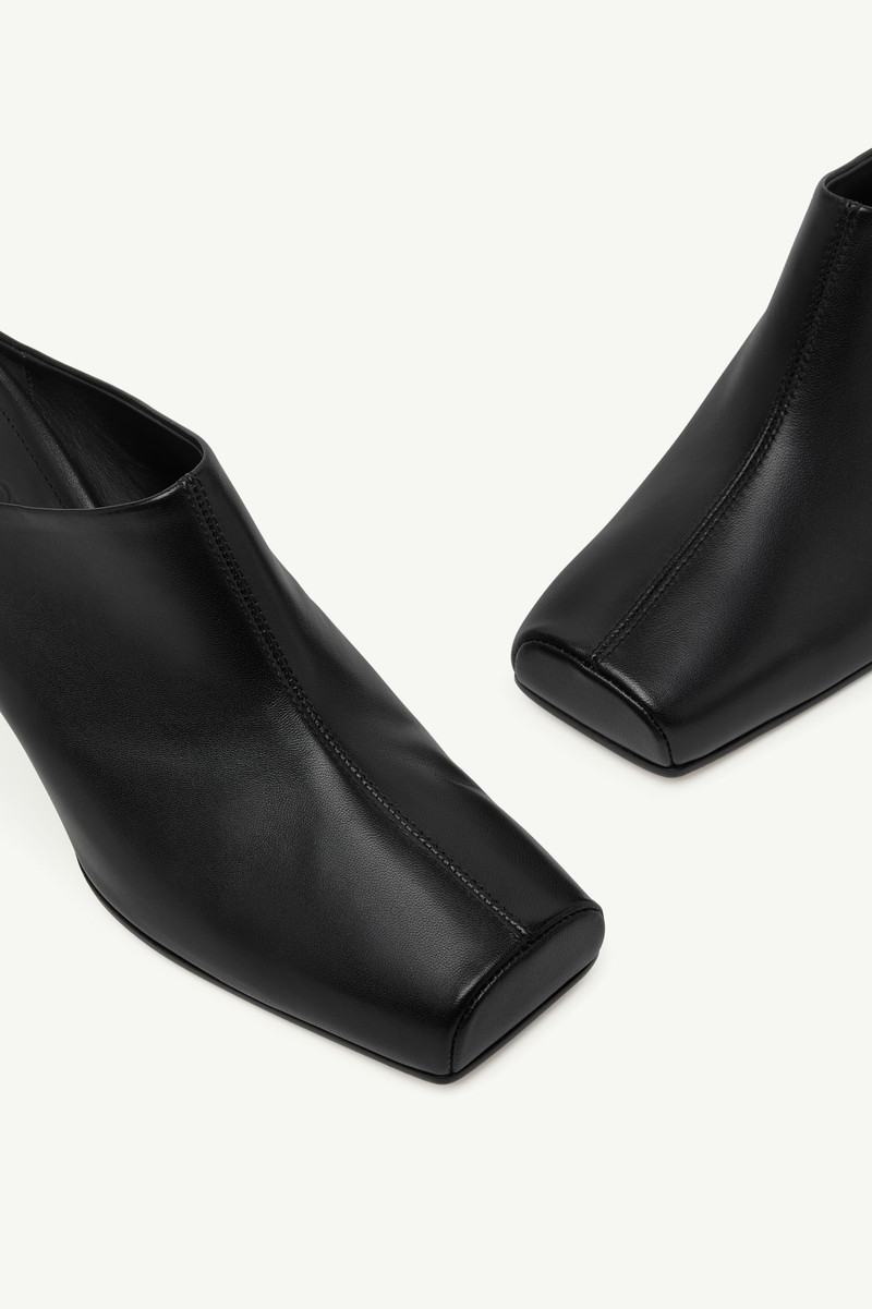 Ballerina mule 4