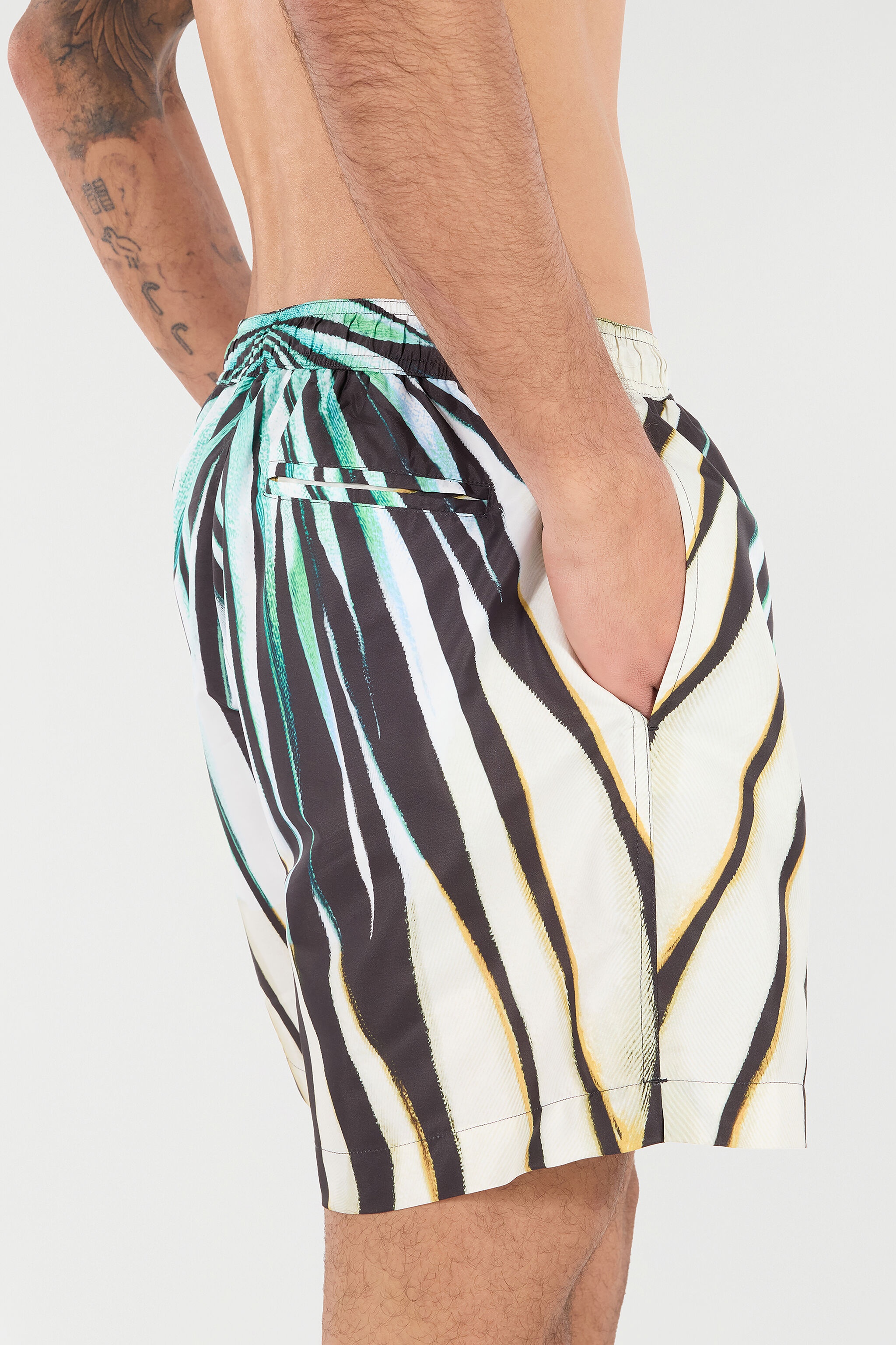 Ray Of Gold Print Nylon Sea Shorts - 7