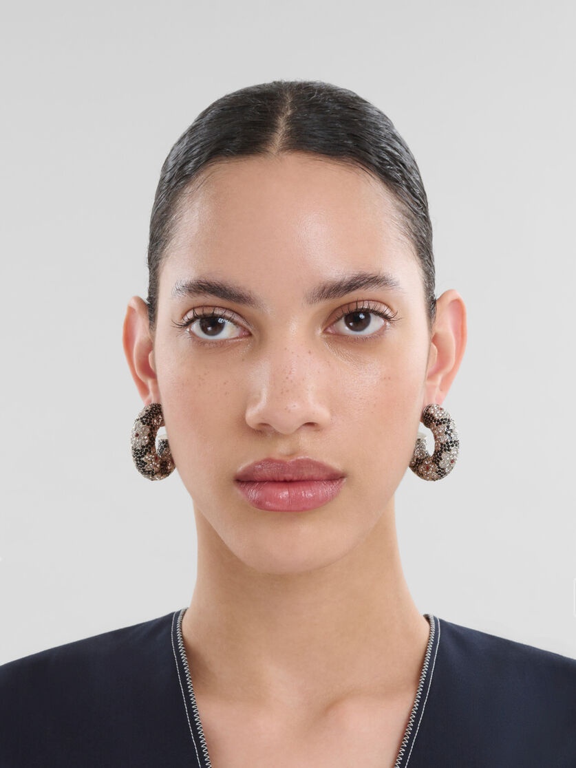 BLACK TUBE EARRINGS WITH RHINSTONE DAISIES - 2