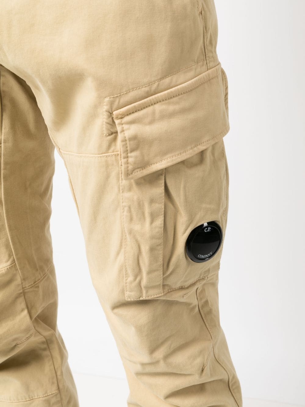 Lens-detail cargo tapered trousers - 5