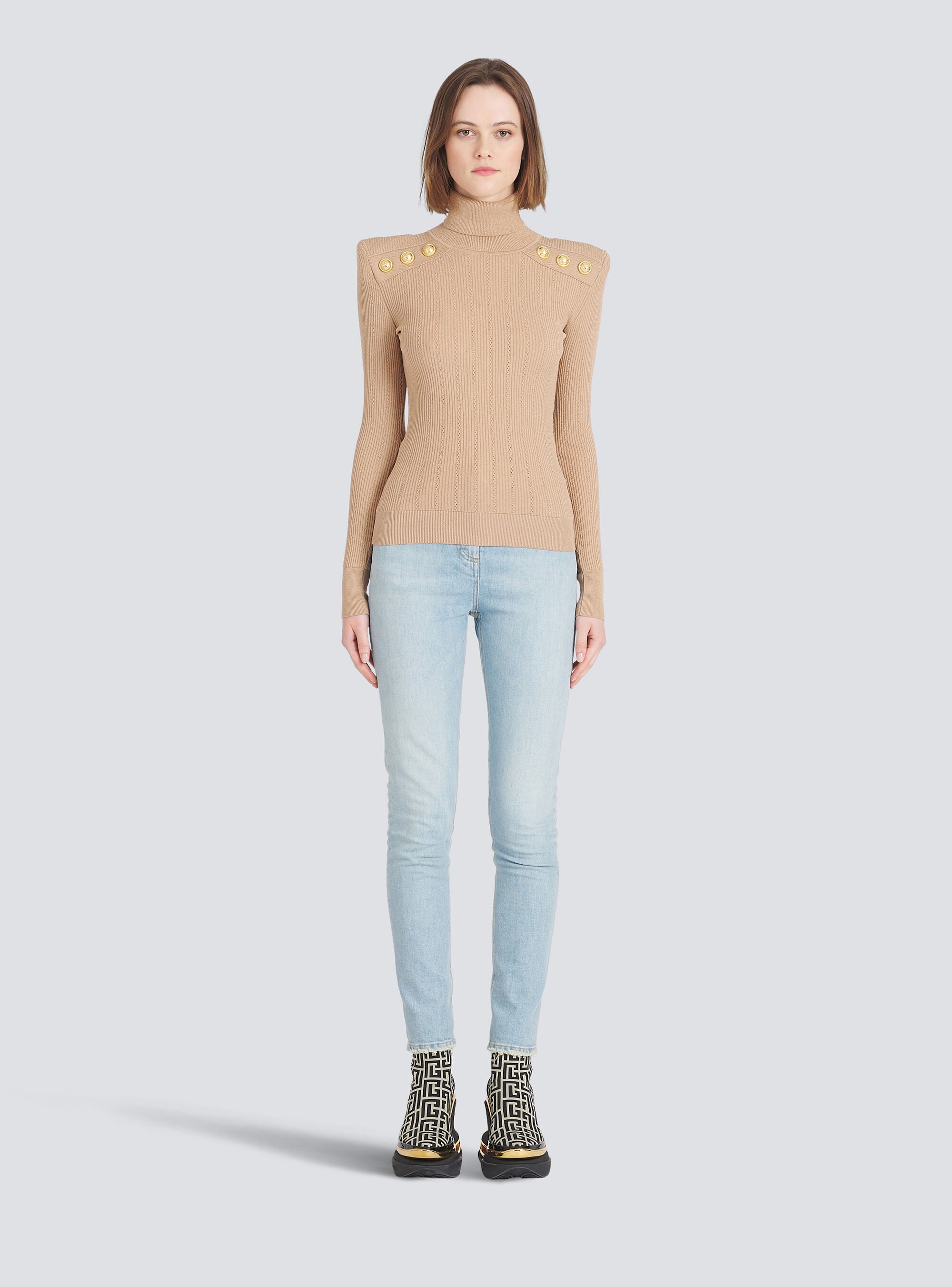 Eco-designed sweater with gold-tone buttons - 3