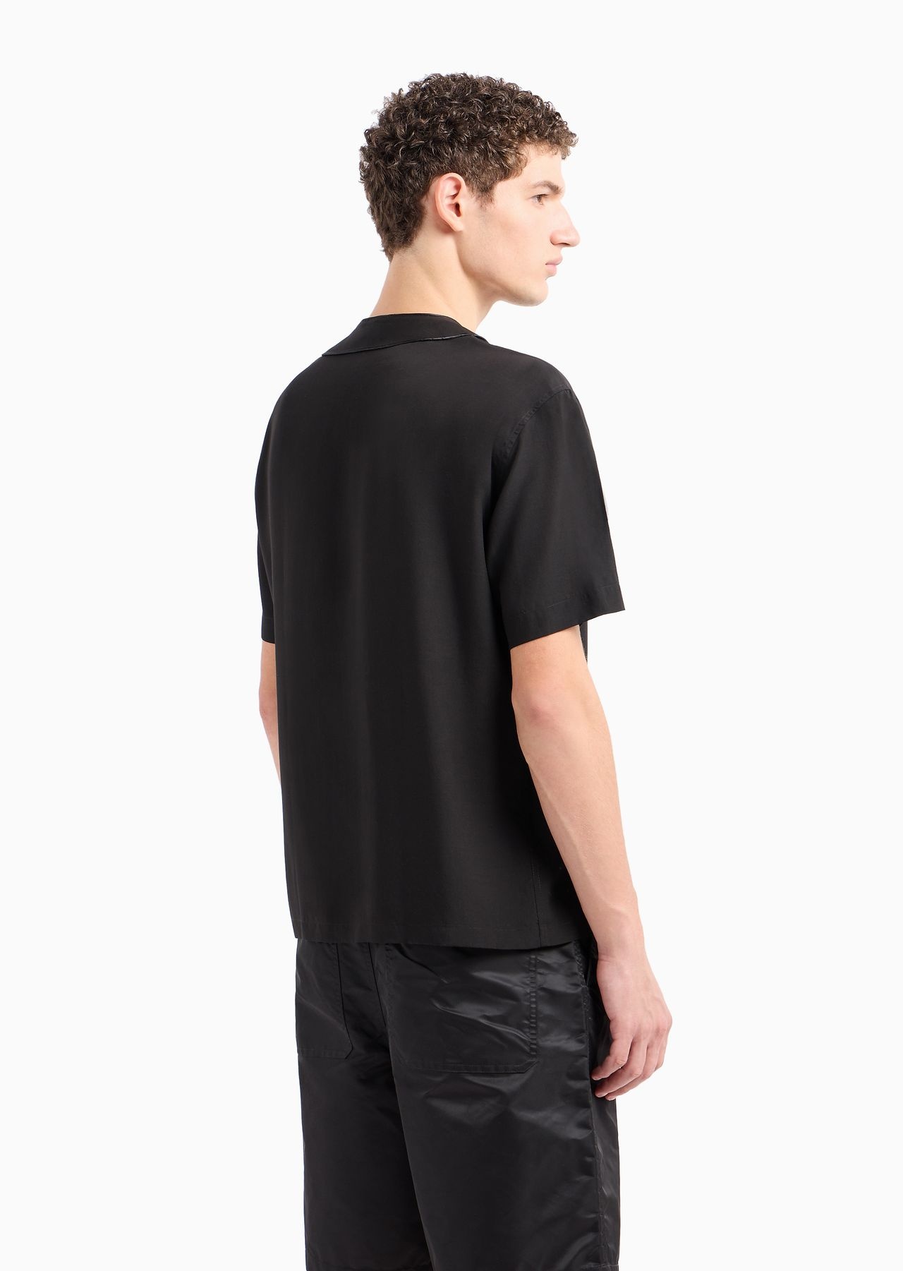 Short-sleeved, comfort-fit, V-neck Lyocell shirt - 3