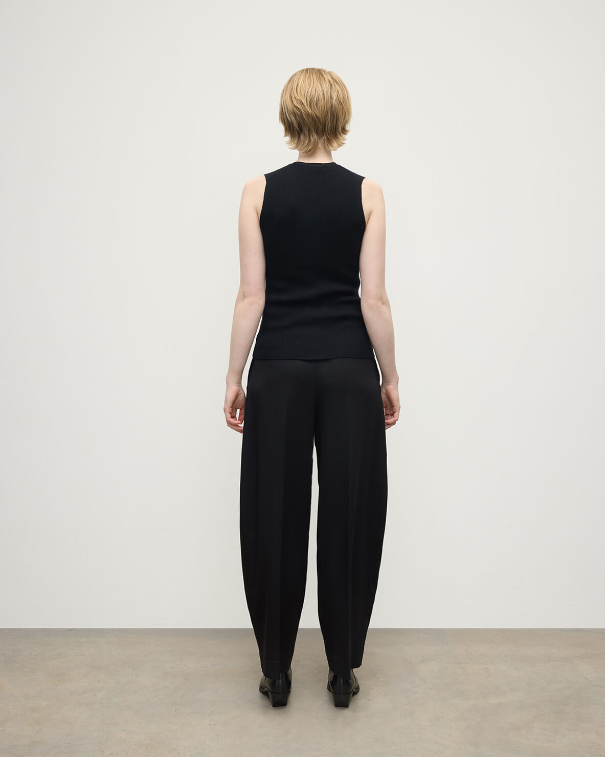 Sleeveless Black Tank Top - 4