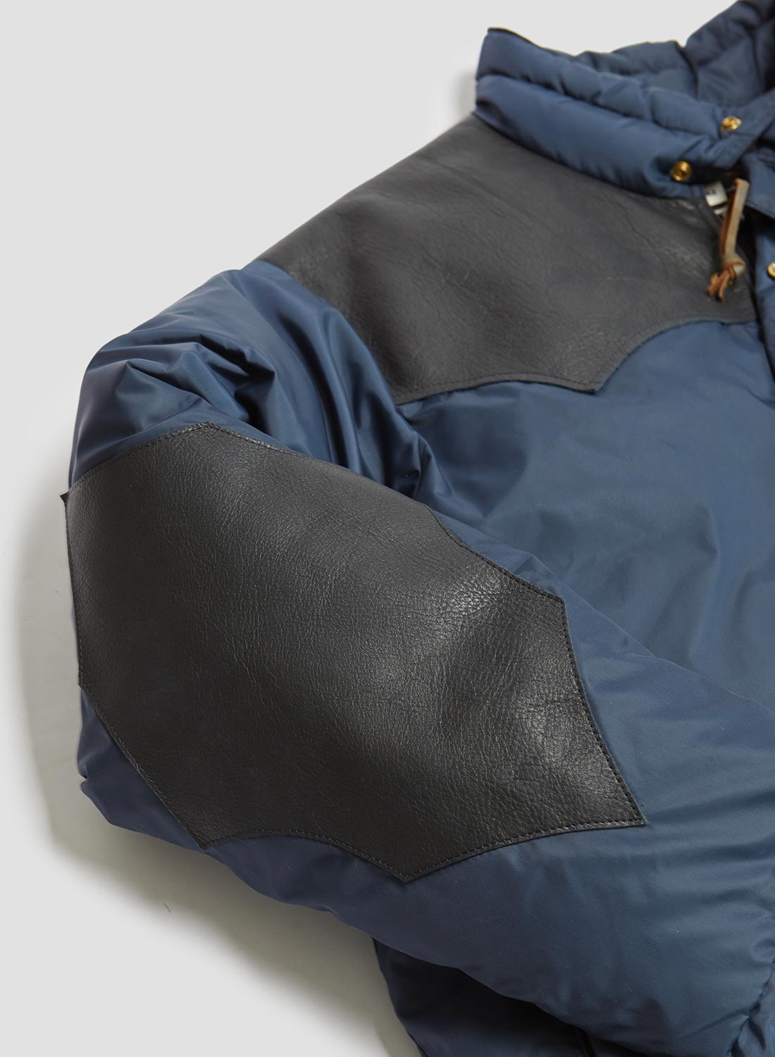 Rocky Mountain Featherbed x Nigel Cabourn Down Short Shell 1969 in Dark Navy - 11