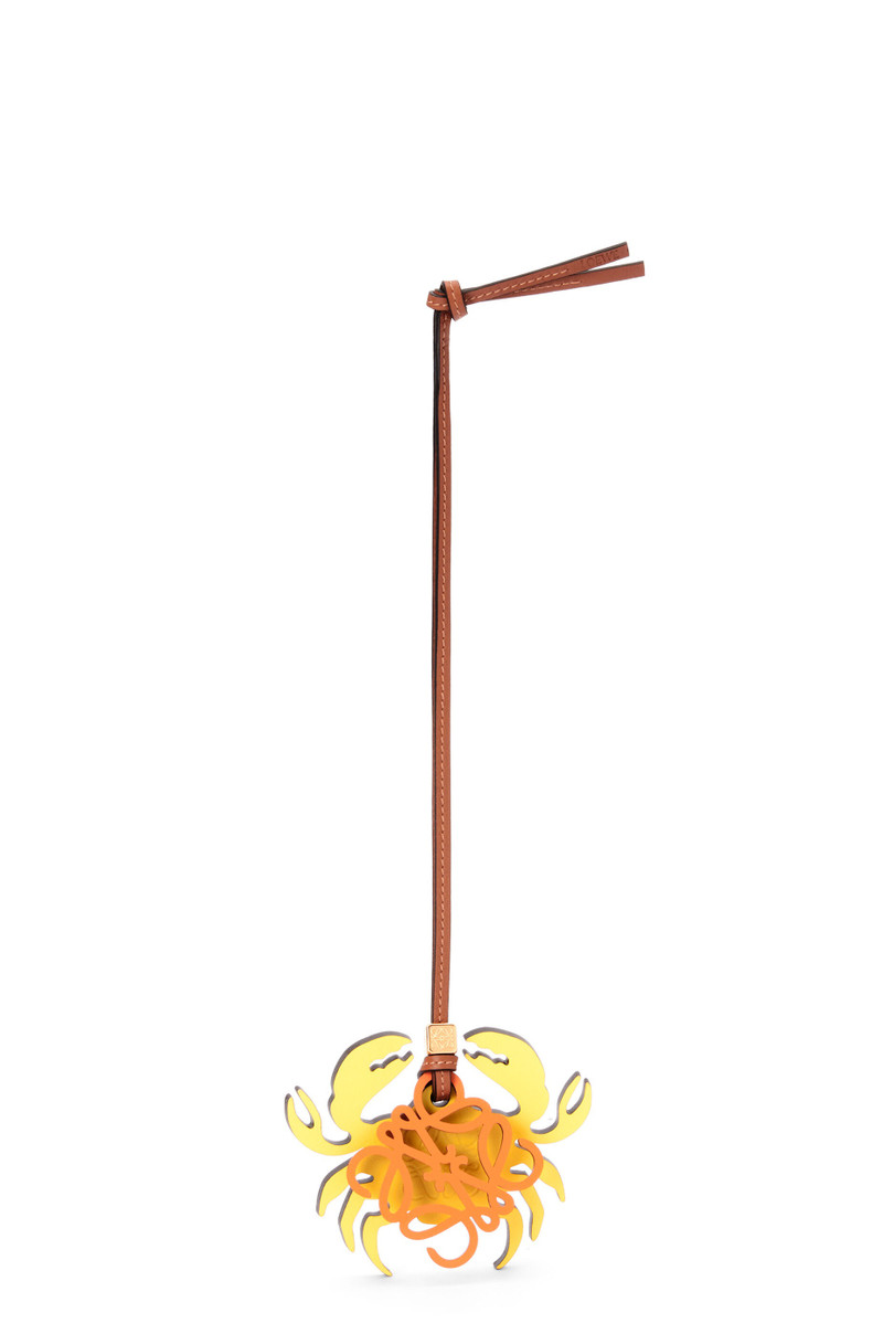 Crab charm in calfskin and brass 1
