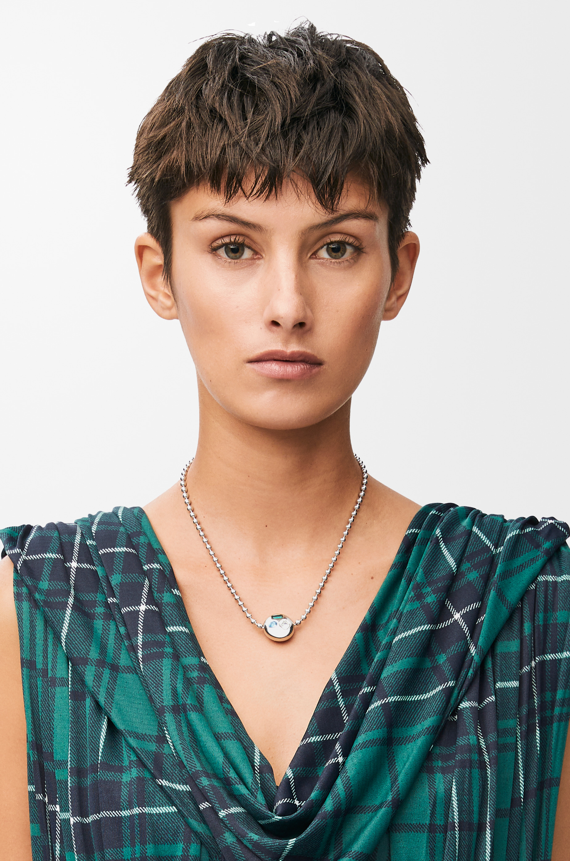 Anagram Pebble necklace in sterling silver and crystals - 2