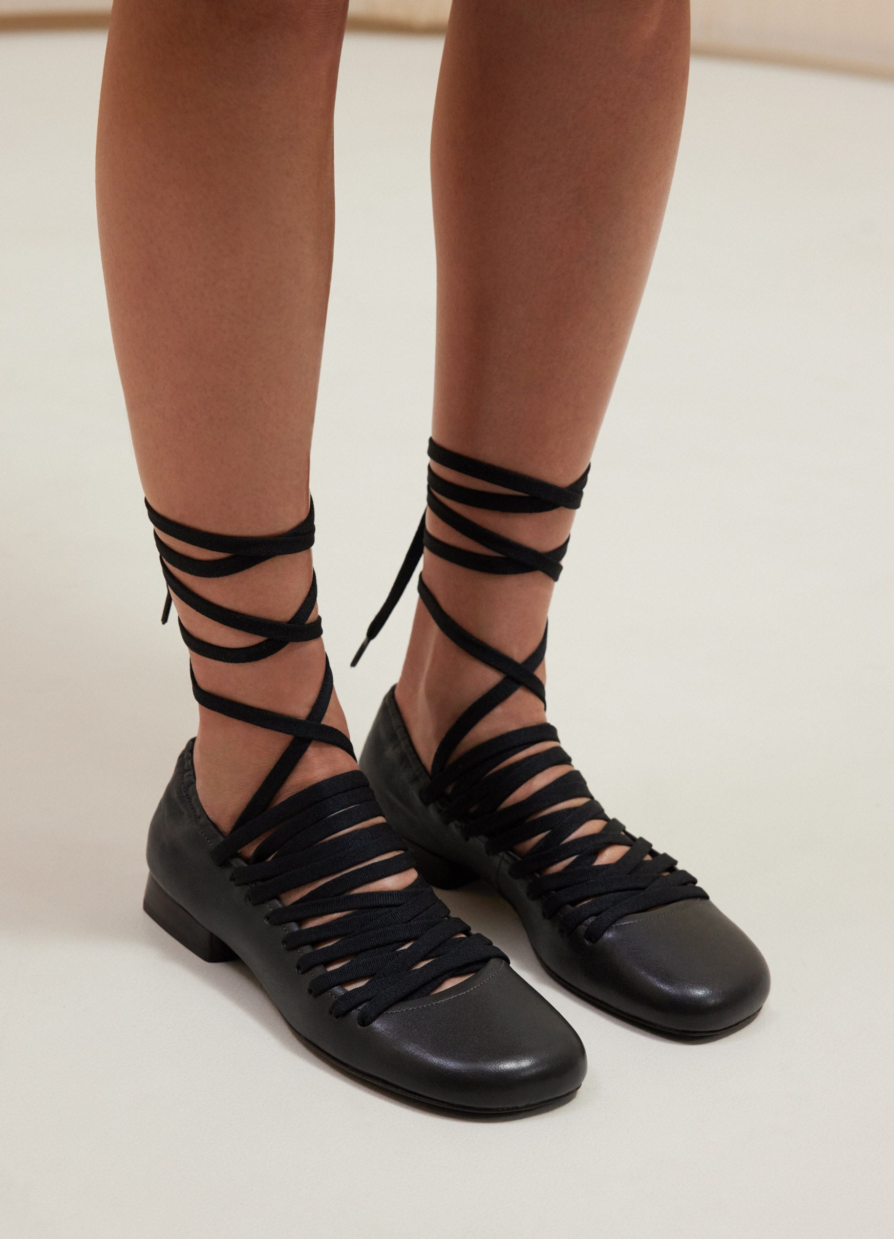 LACED PUMP 15 - 1