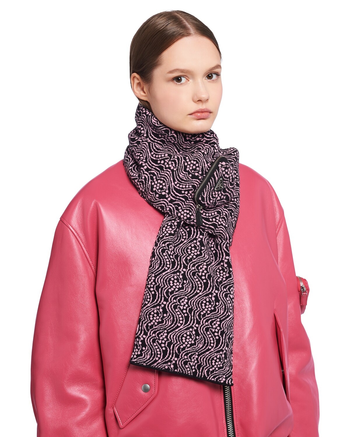 Reversible jacquard and Re-Nylon scarf 2