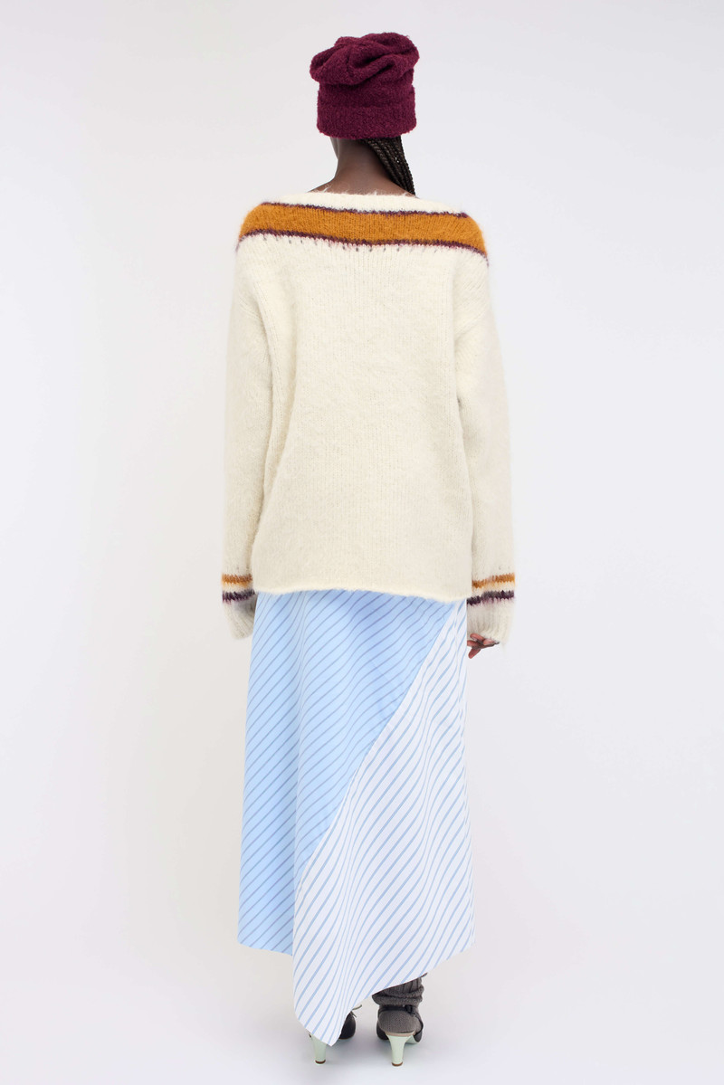 BIG VARSITY WOMEN'S V-NECK 5