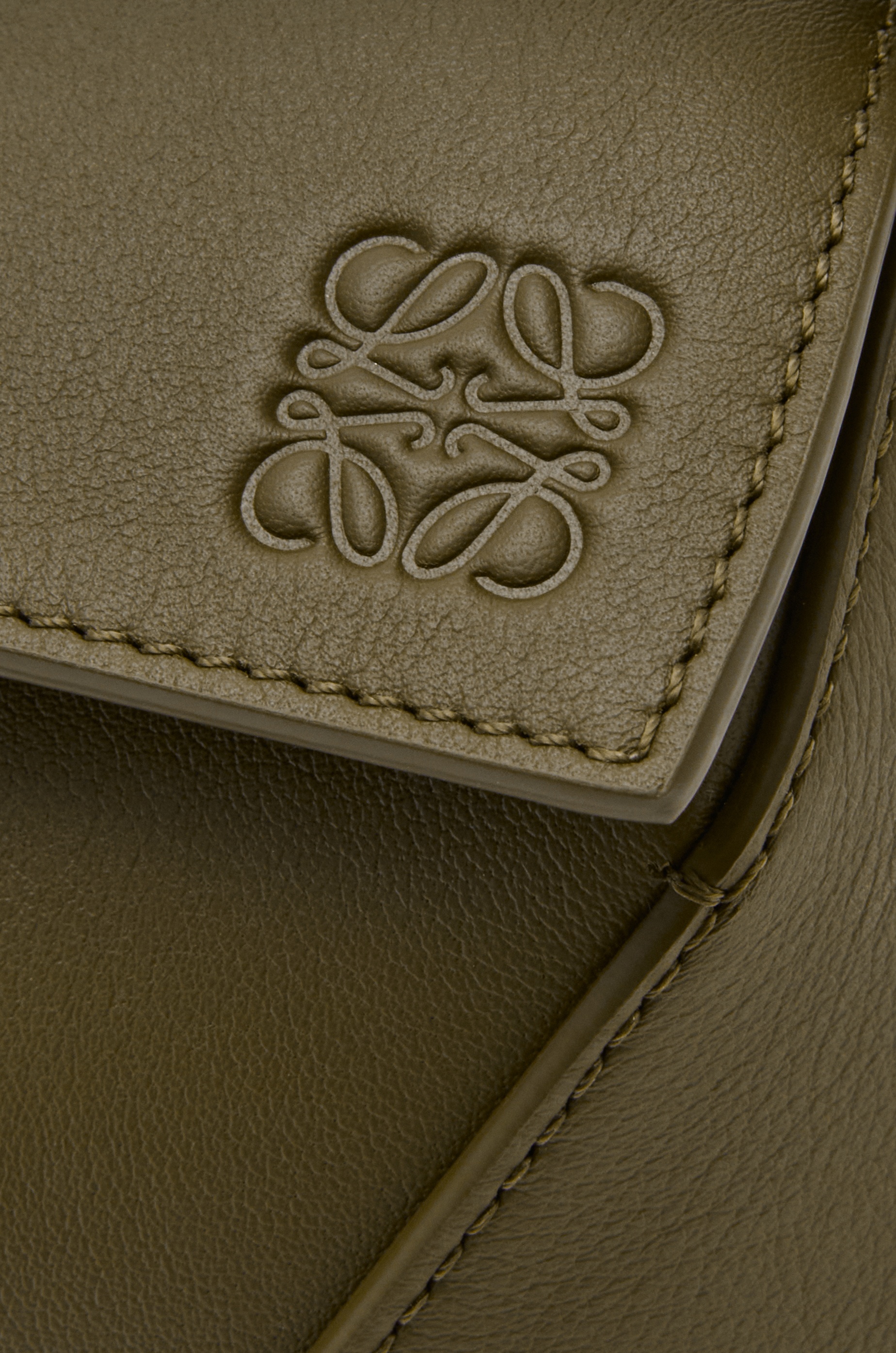 Small Puzzle bag in classic calfskin - 10