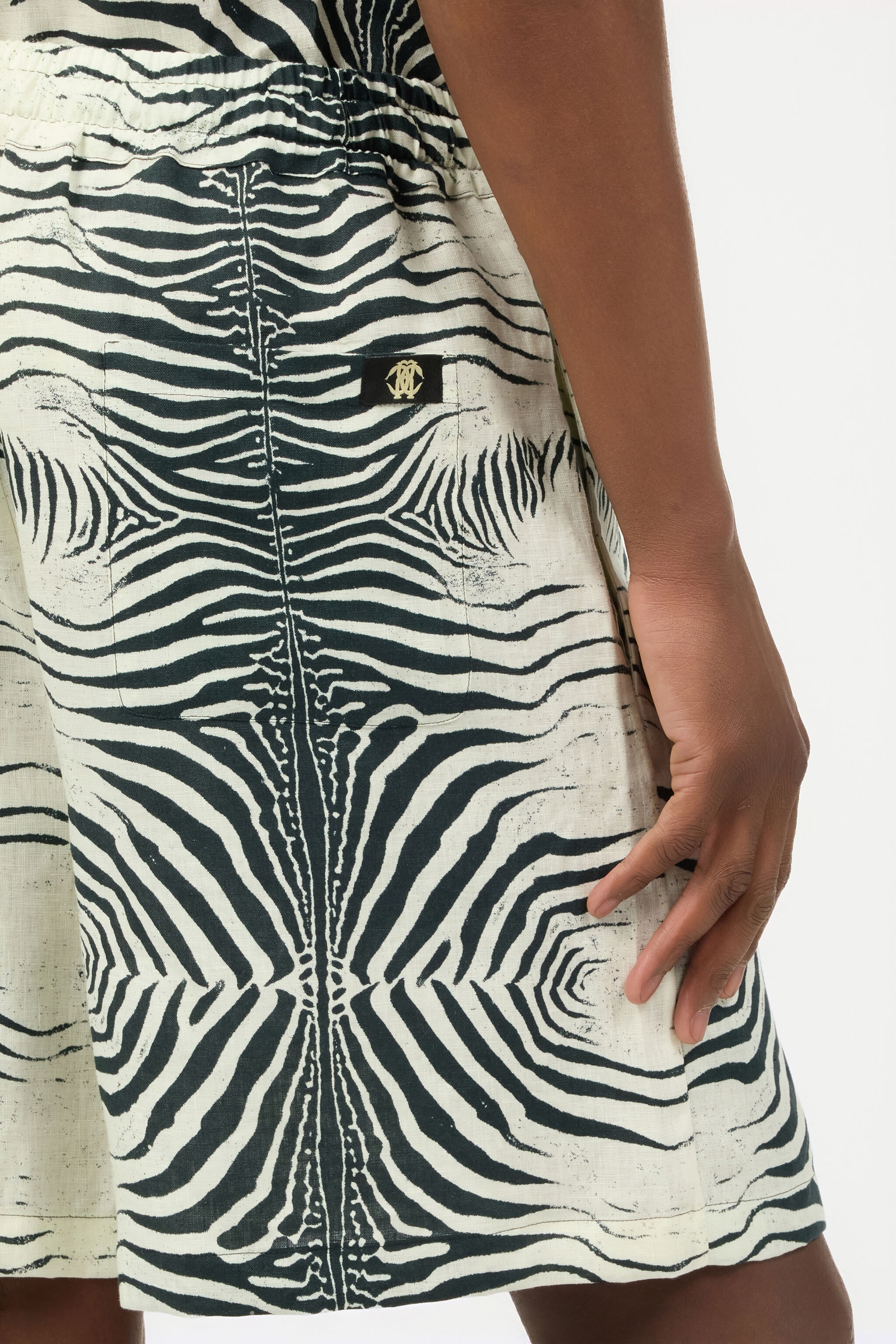 Linen Bermuda Shorts With Mini Zebra Print - 7