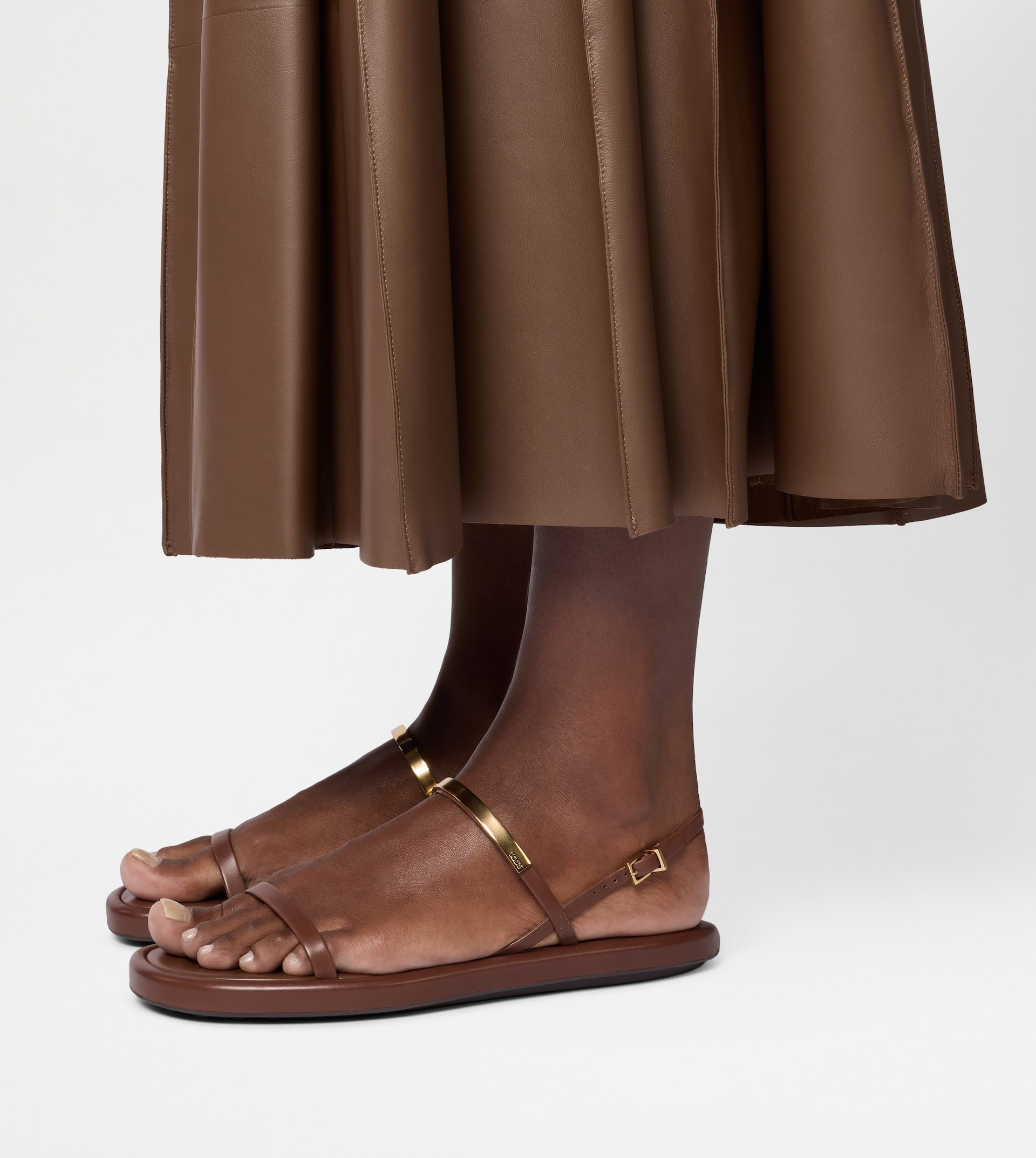 SANDALS IN LEATHER - BROWN - 6