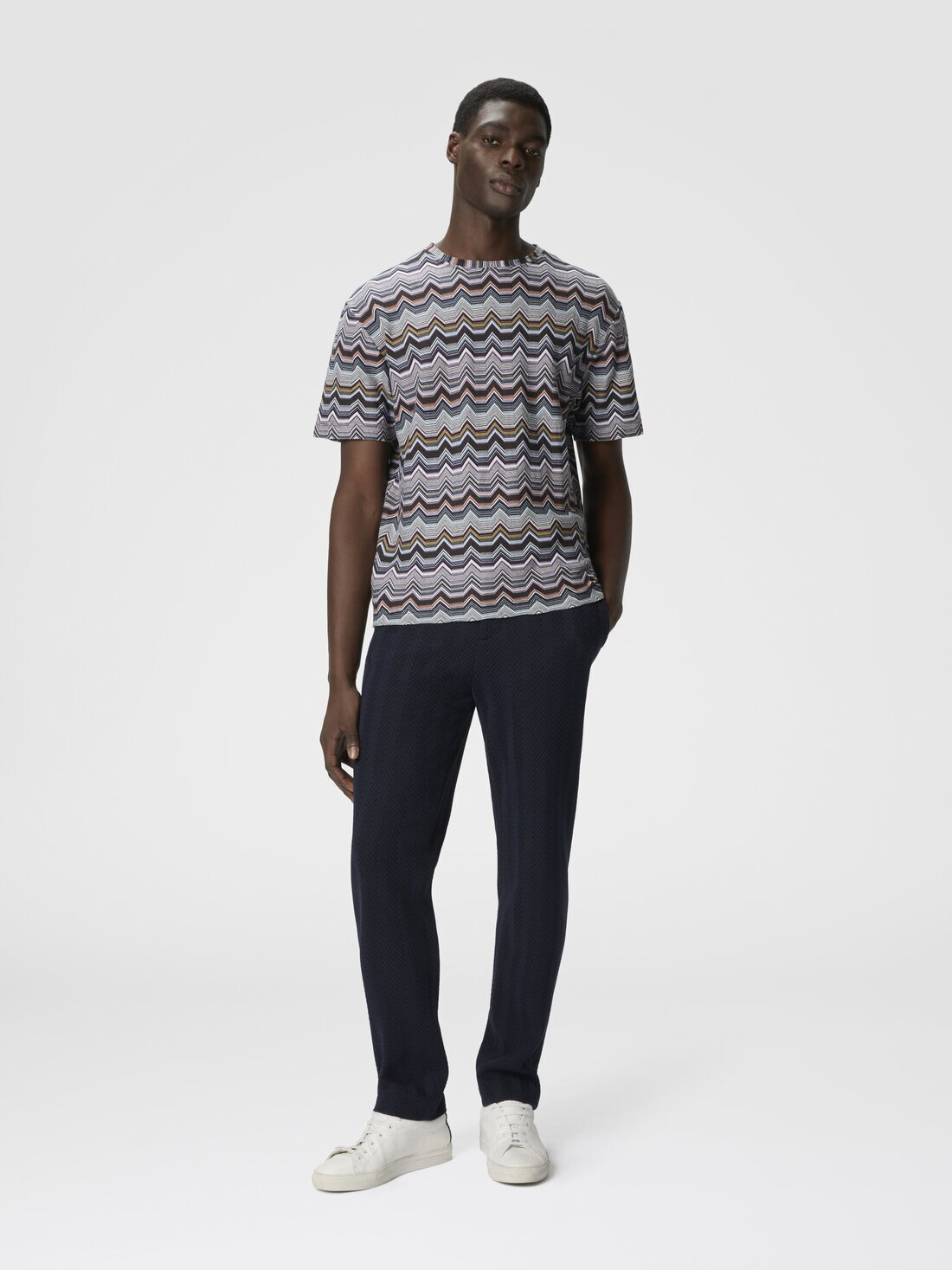 Crew Neck T-Shirt with Geometric Zigzag - 2