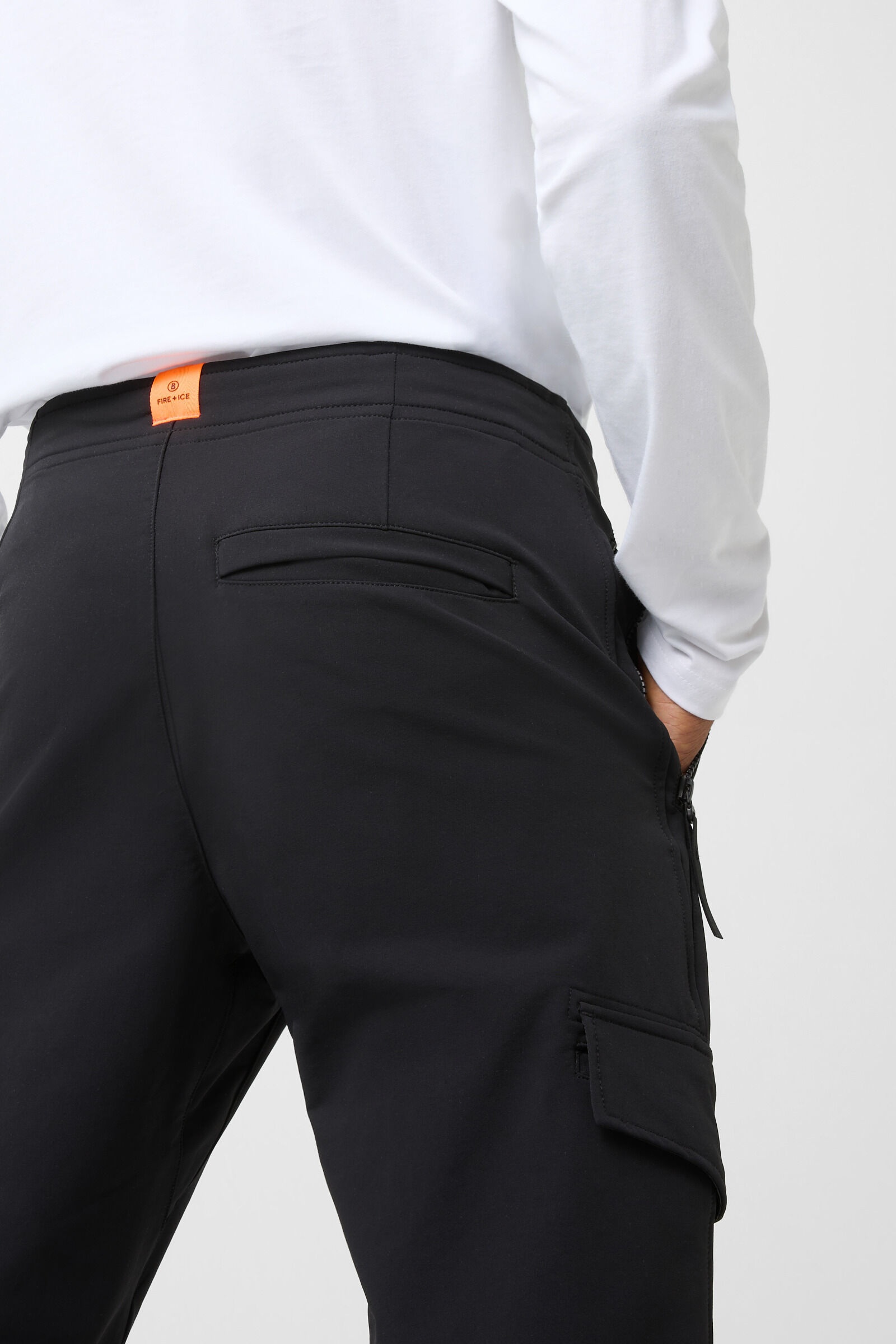 Aidan Softshell functional pants in Black - 6