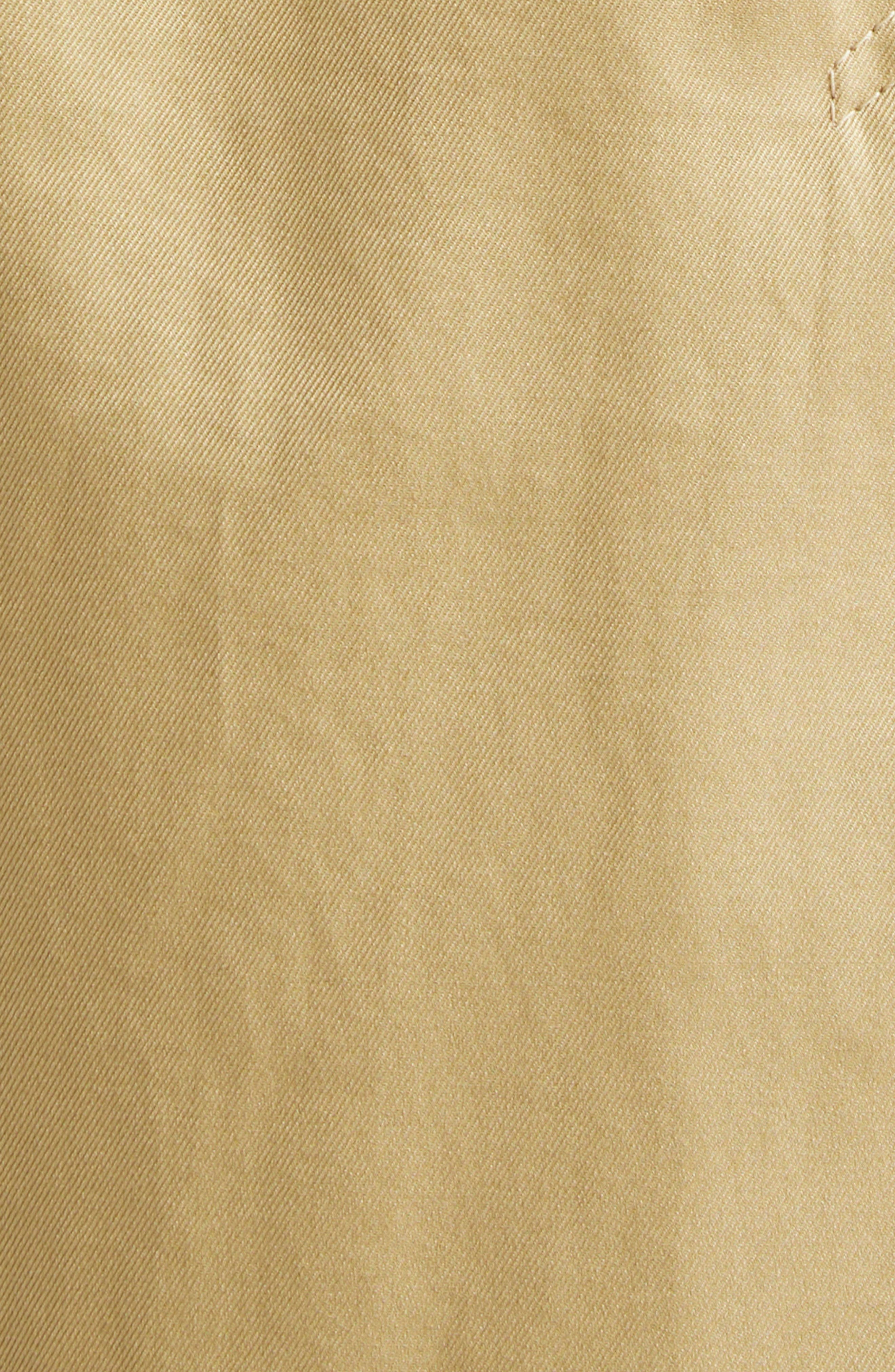burberry Castleford Check Collar Shower Resistant Cotton Gabardine Short Trench Coat in Hamper at No - 5