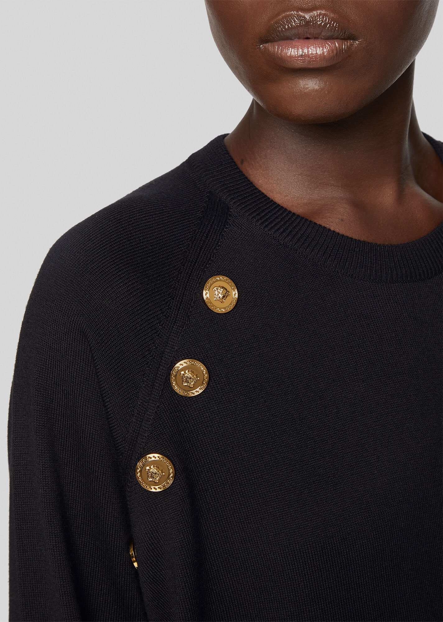 Medusa Button Wool Sweater - 5